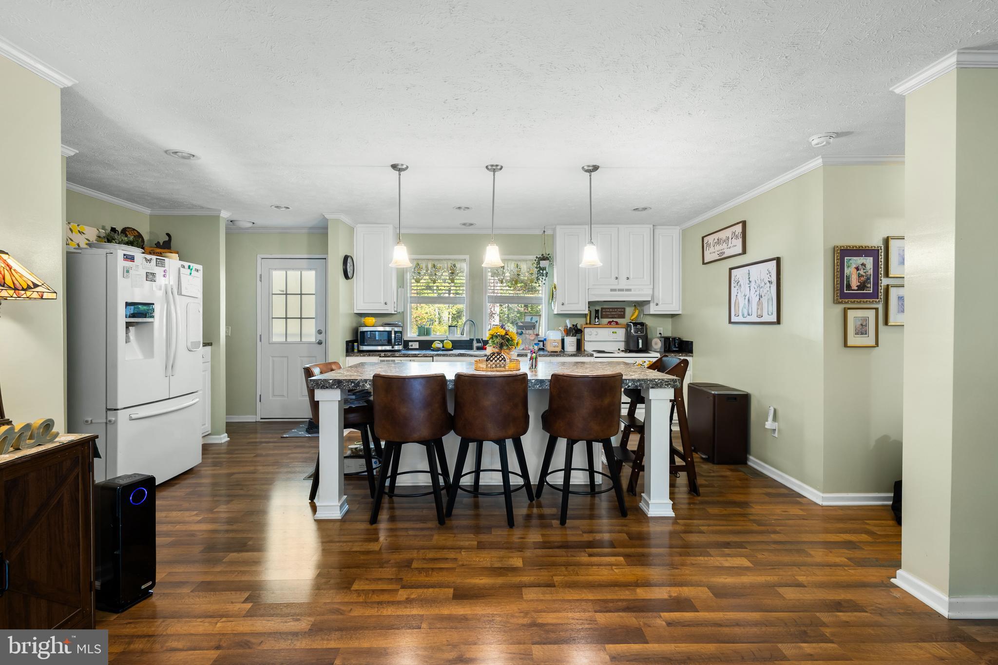 COLES POINT - Residential