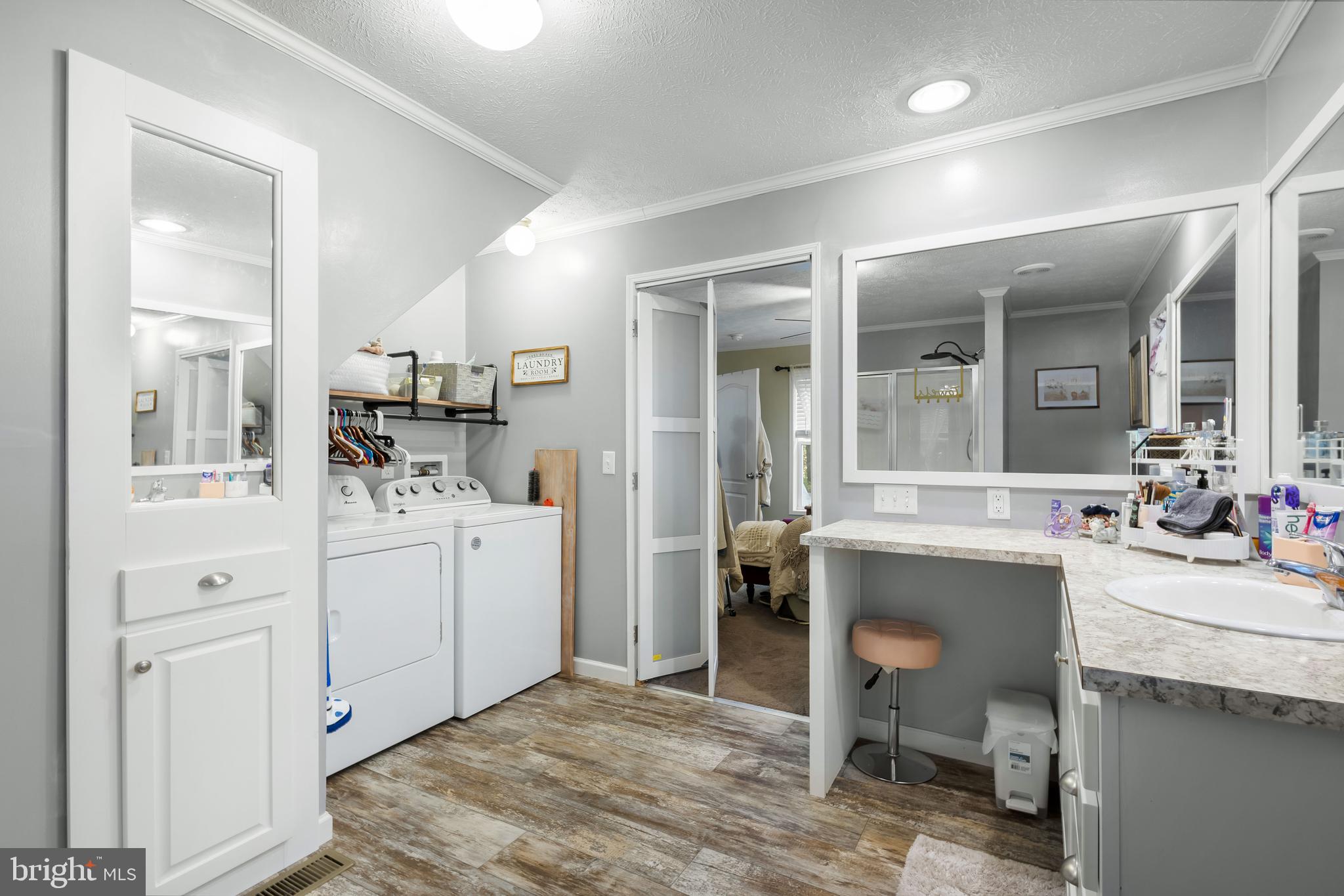 COLES POINT - Residential