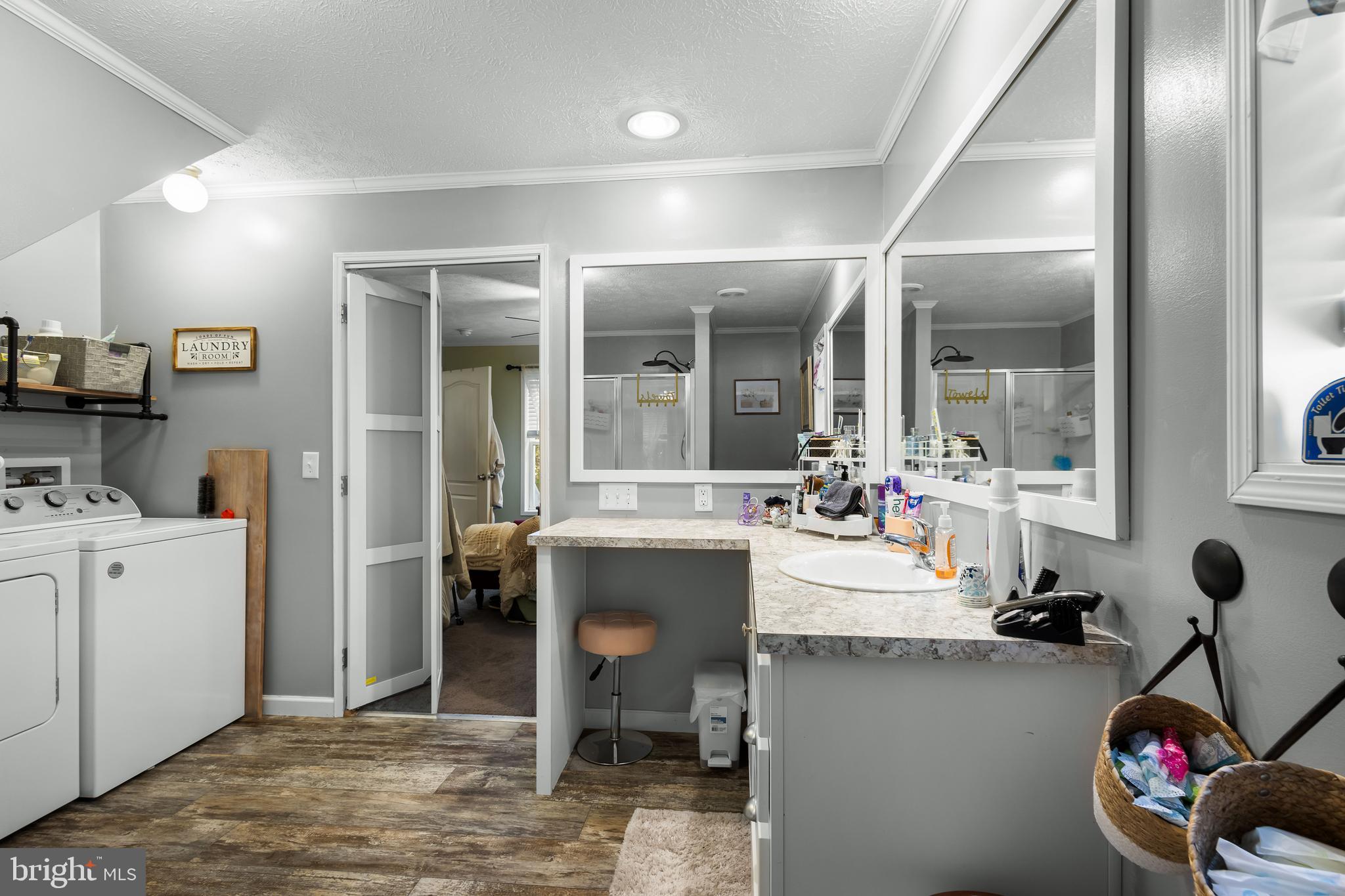 COLES POINT - Residential