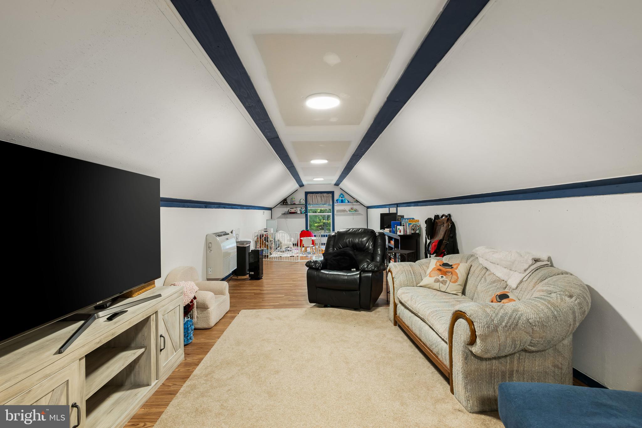 COLES POINT - Residential