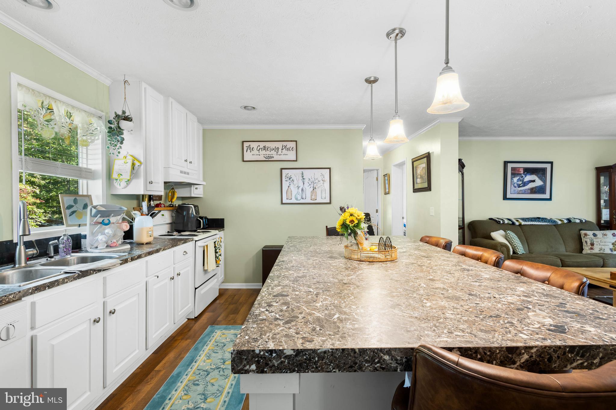 COLES POINT - Residential