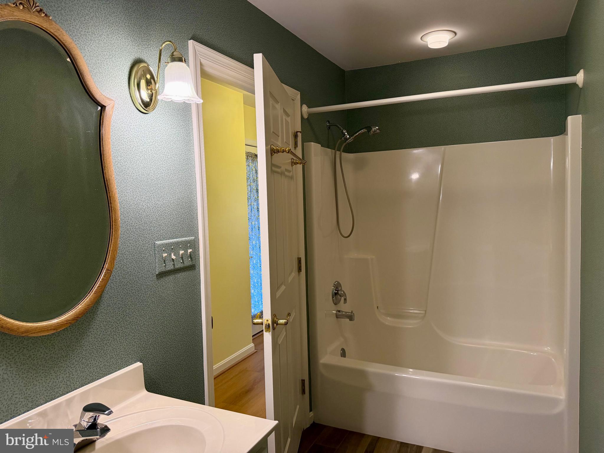 ENGLEBROOK PARK - Residential