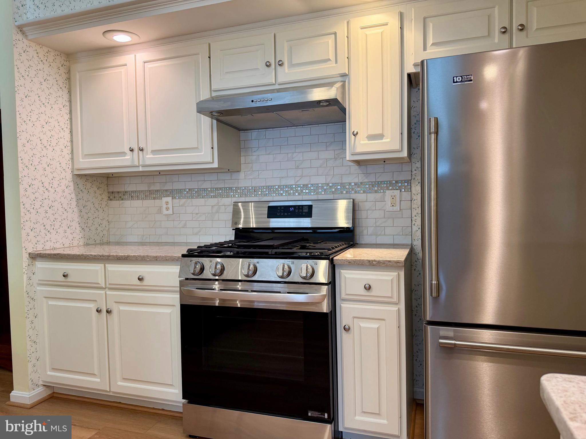 ENGLEBROOK PARK - Residential