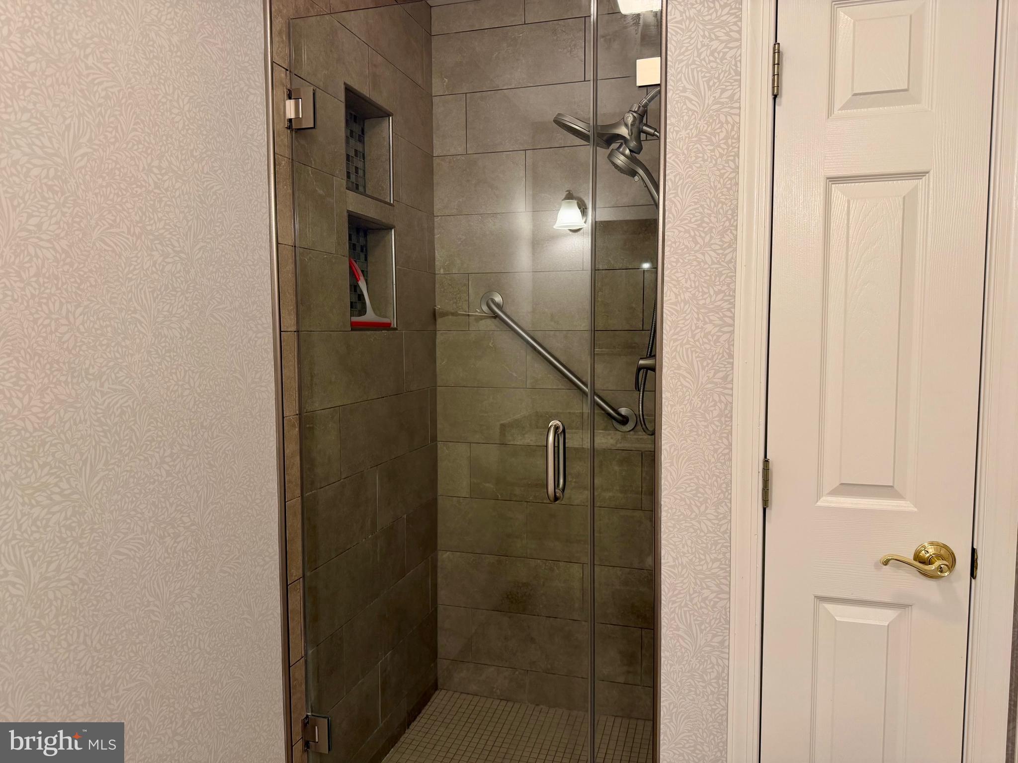 ENGLEBROOK PARK - Residential