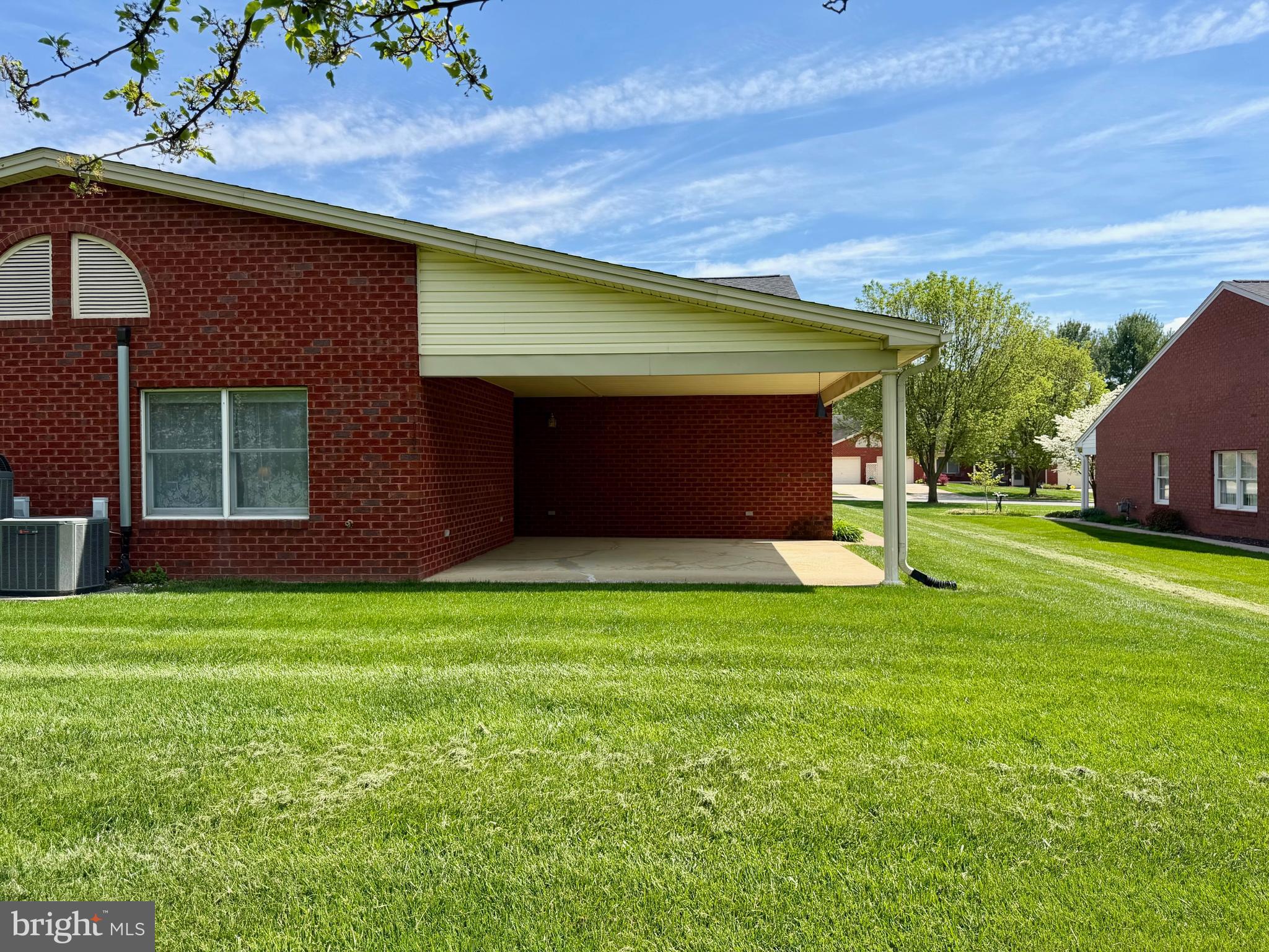 ENGLEBROOK PARK - Residential