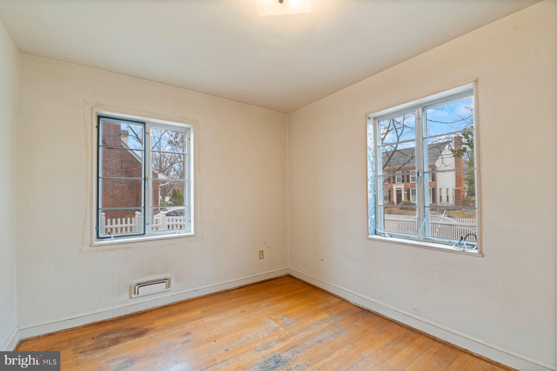 BARCROFT - Residential