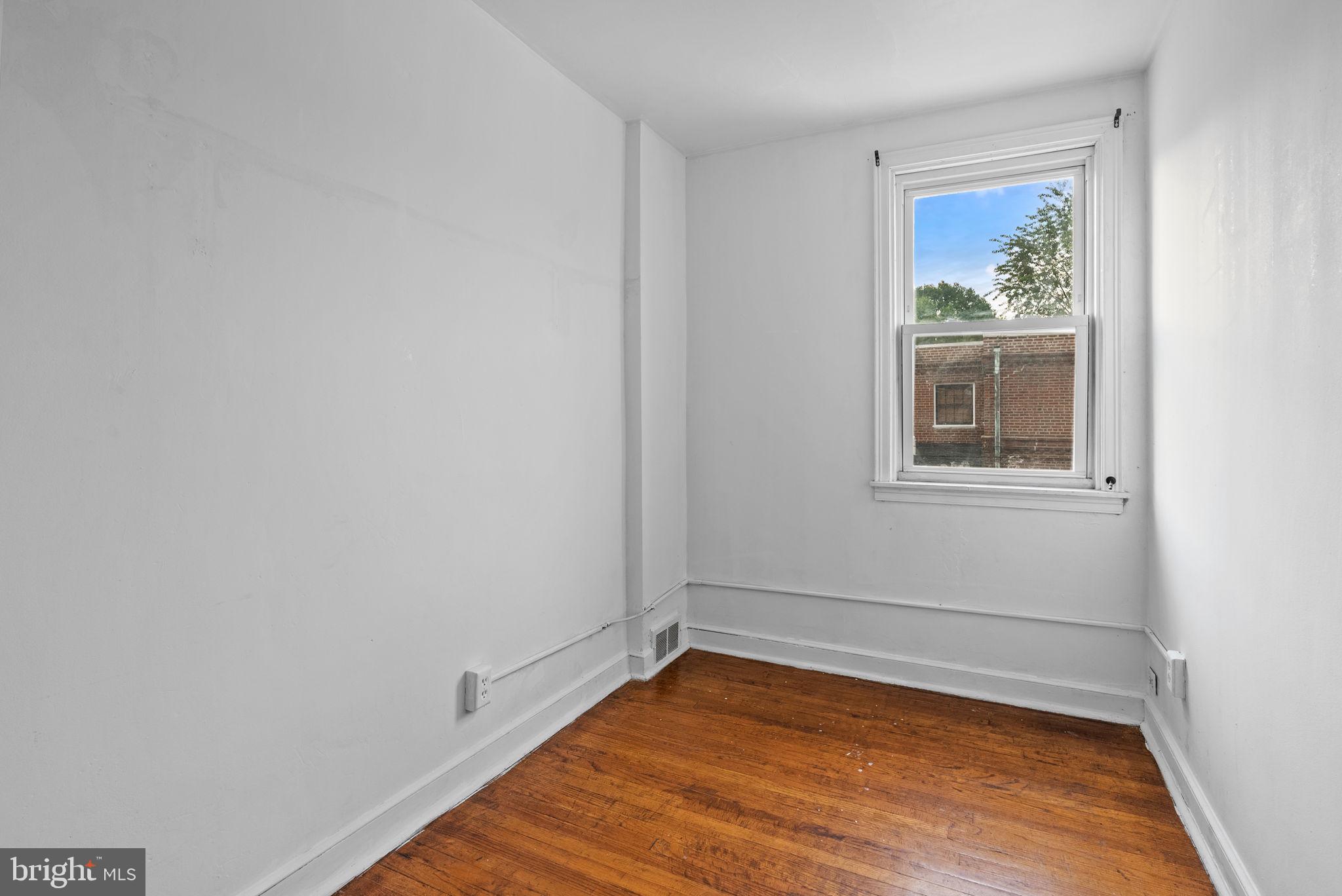 LAWNDALE - Residential