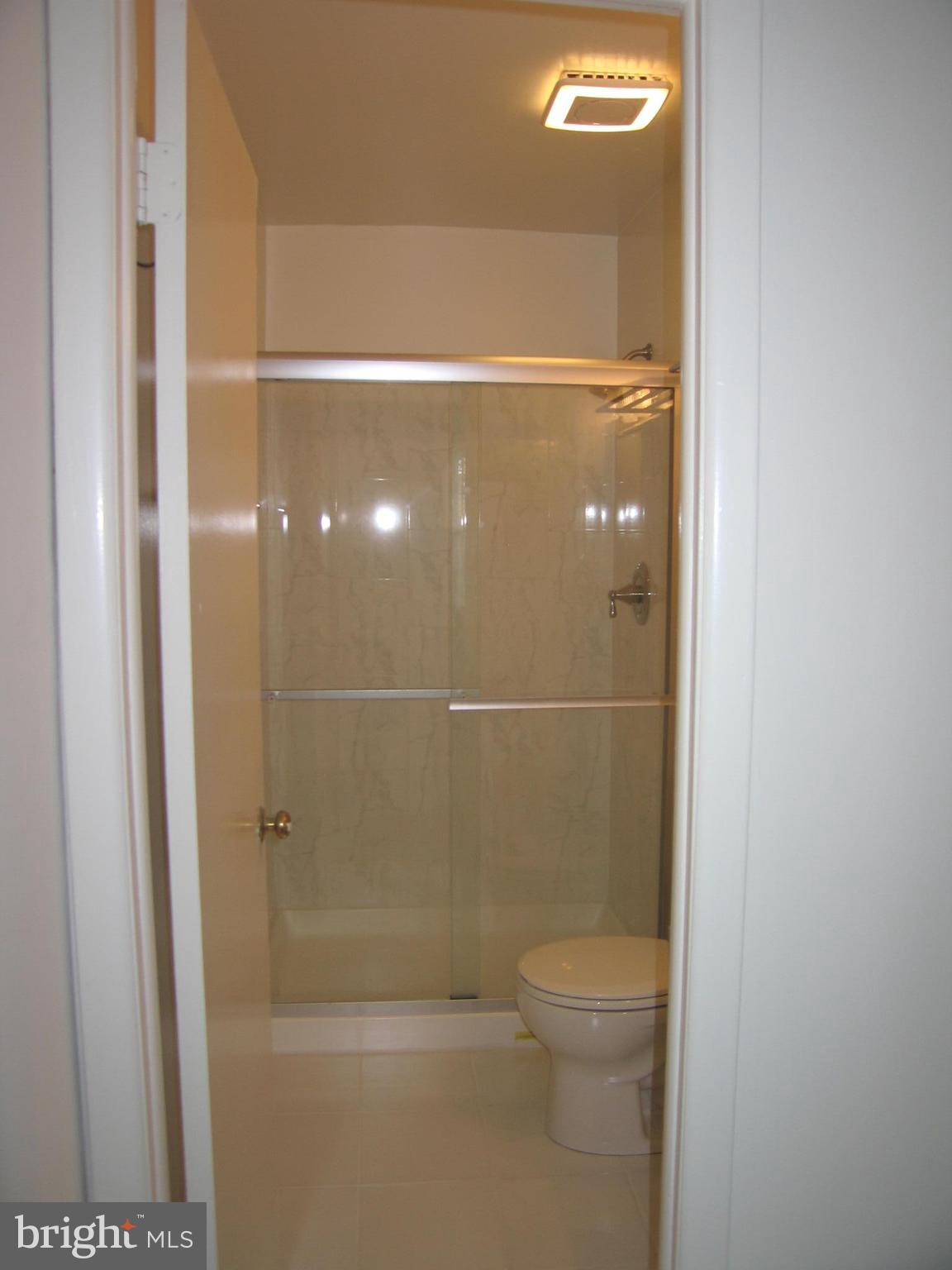 VILLA D ESTE VILLAGE - Residential Lease