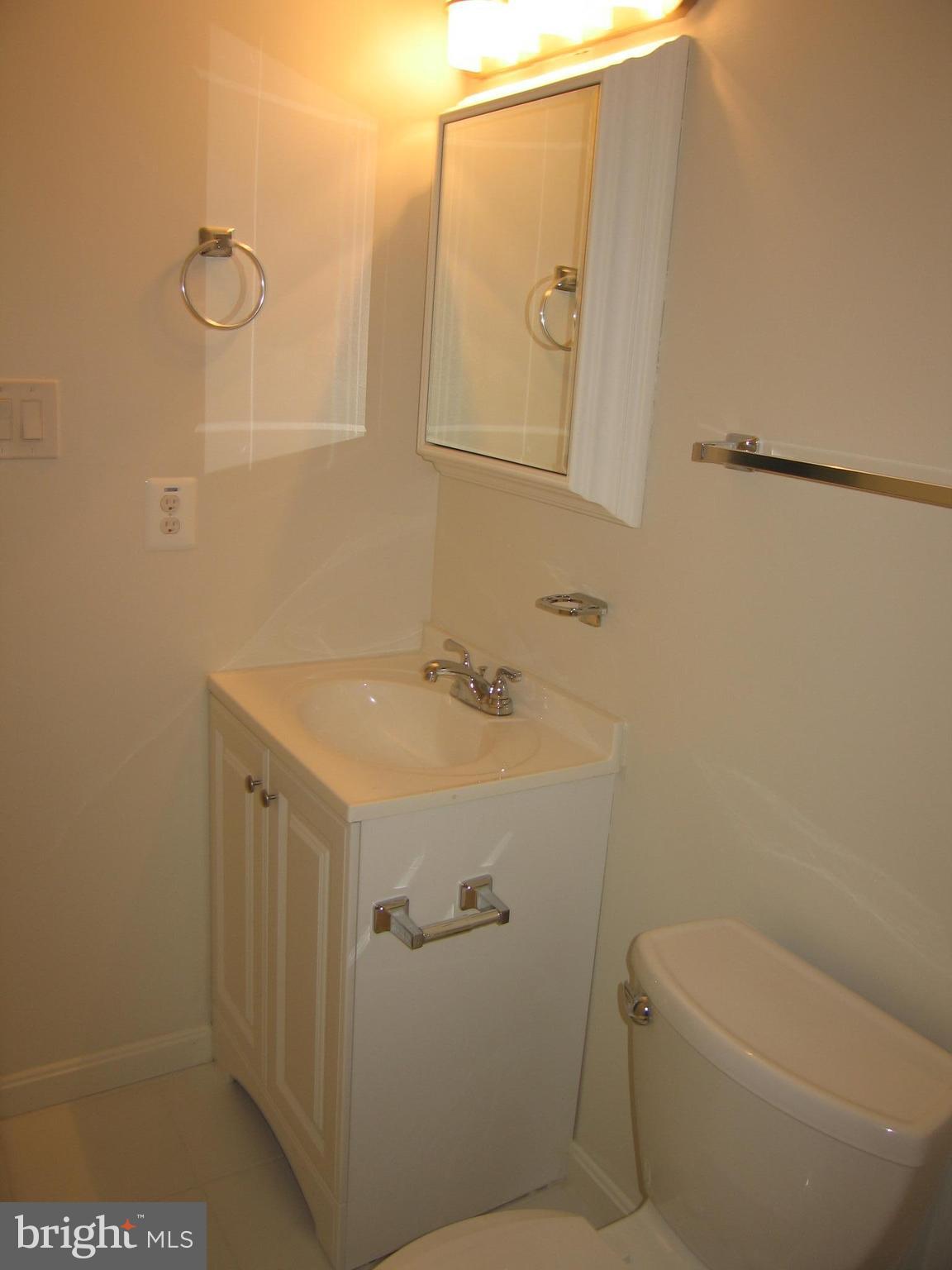 VILLA D ESTE VILLAGE - Residential Lease