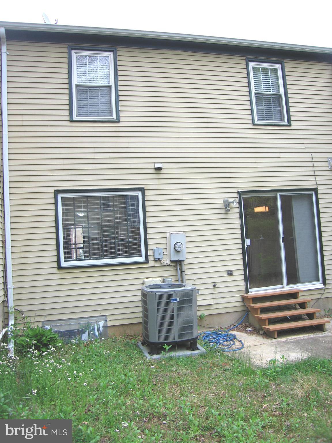 VILLA D ESTE VILLAGE - Residential Lease