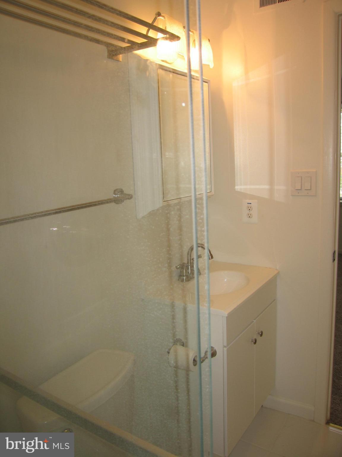 VILLA D ESTE VILLAGE - Residential Lease