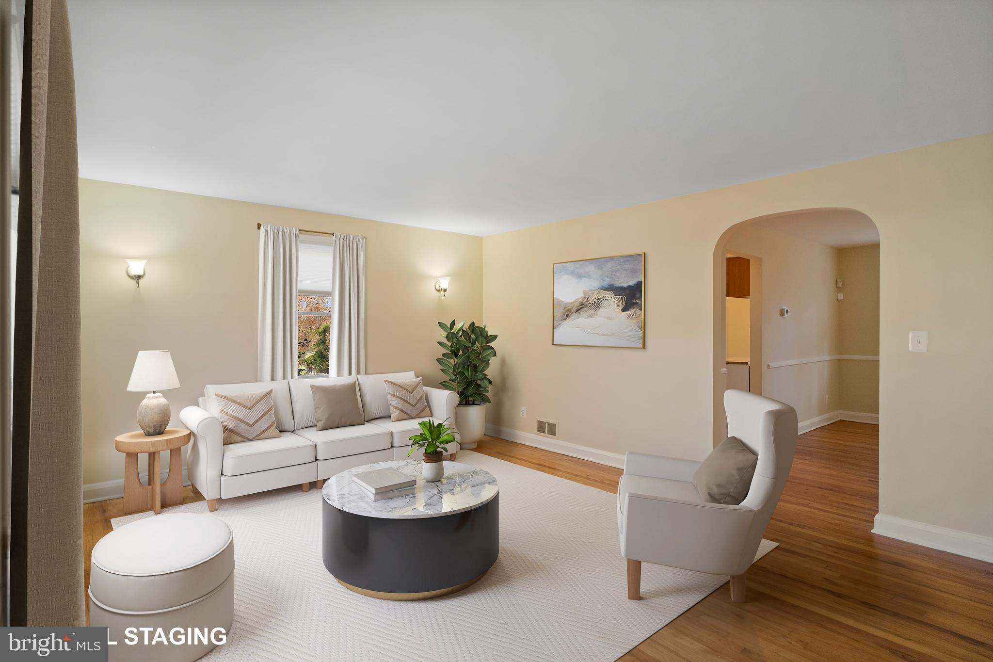 5709 WOODCREST AVENUE