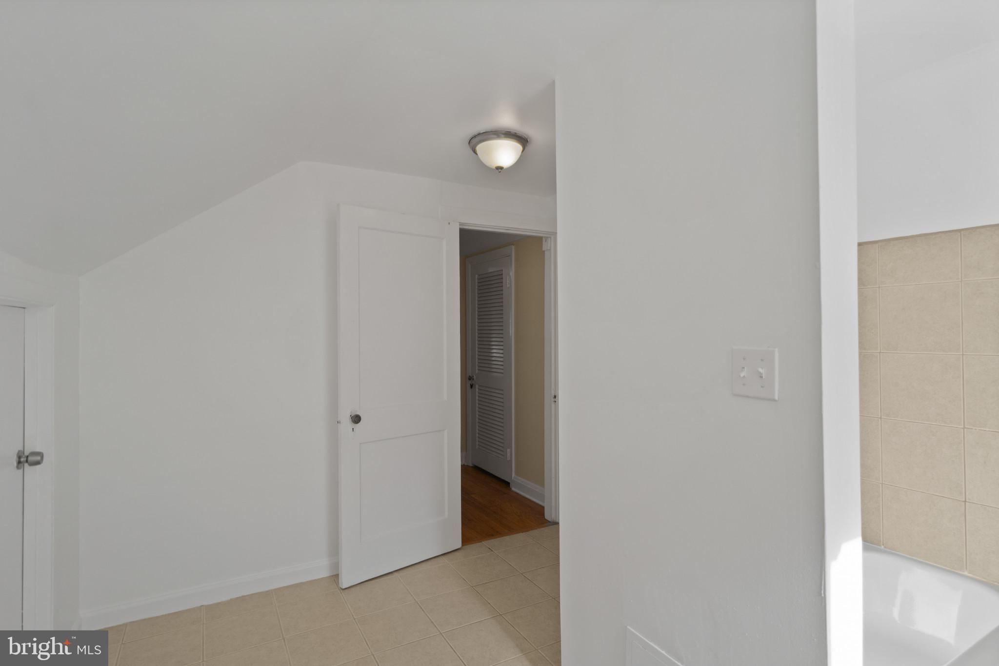 5709 WOODCREST AVENUE