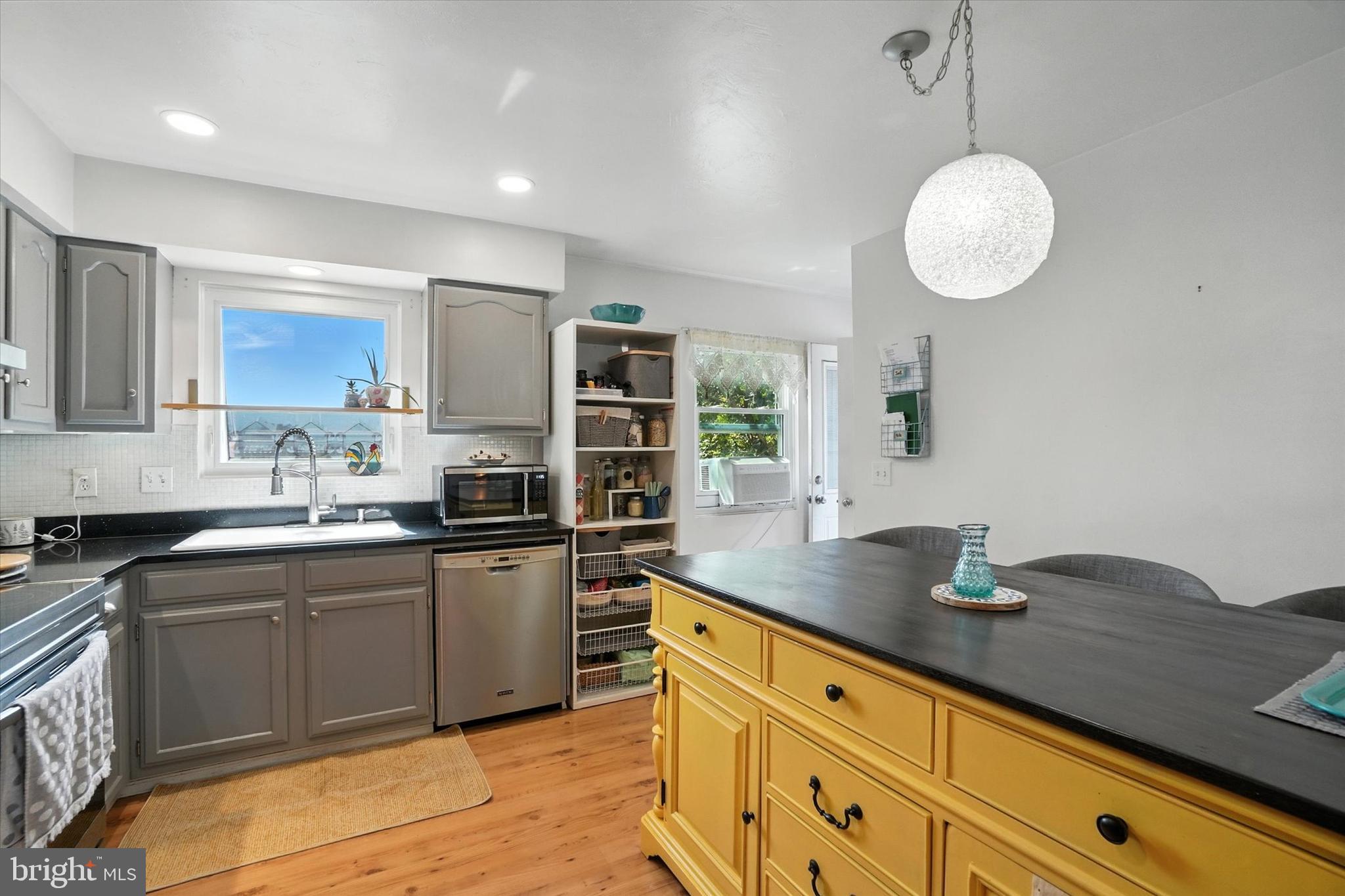 SHELLEYS RIVERVIEW - Residential