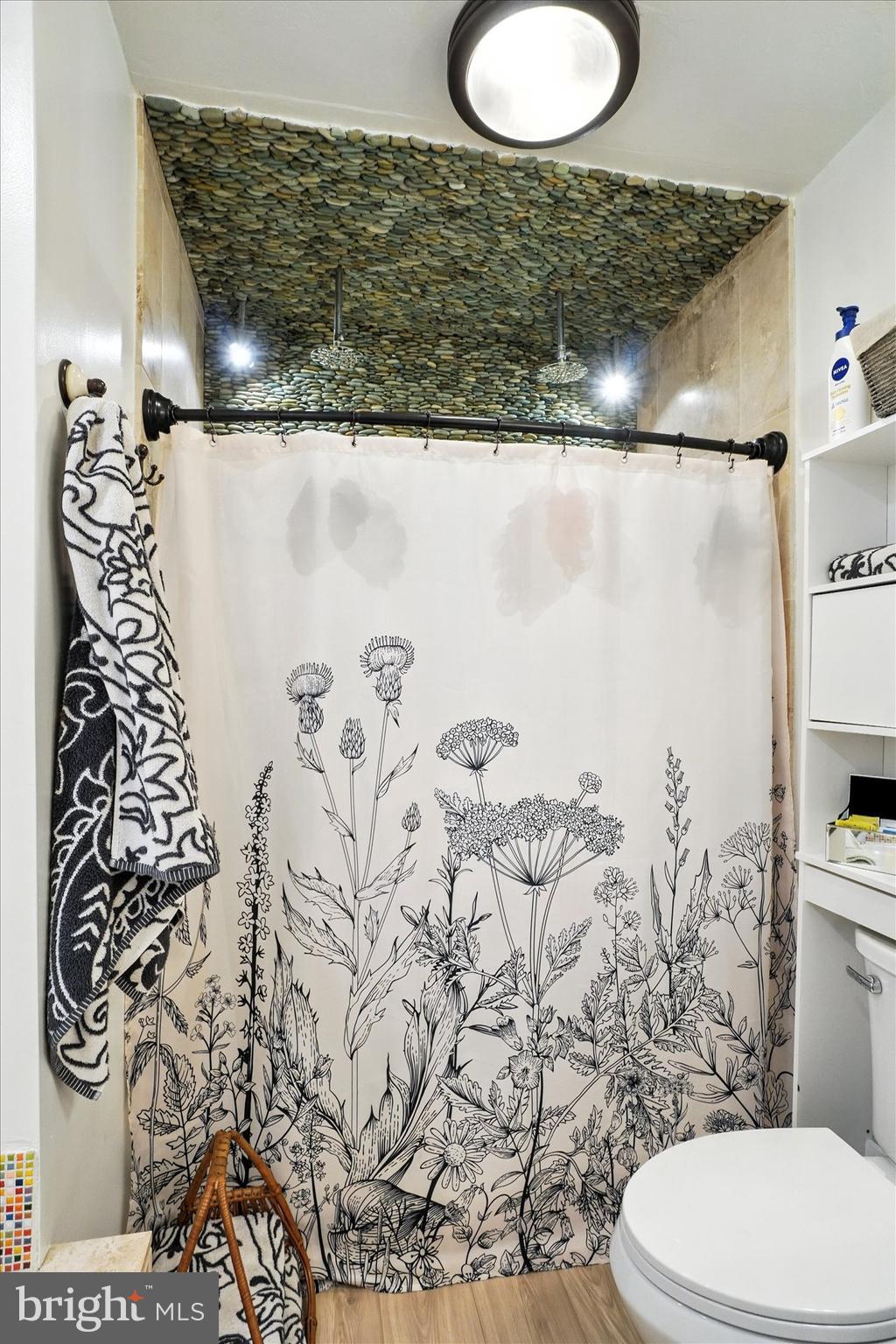 SHELLEYS RIVERVIEW - Residential