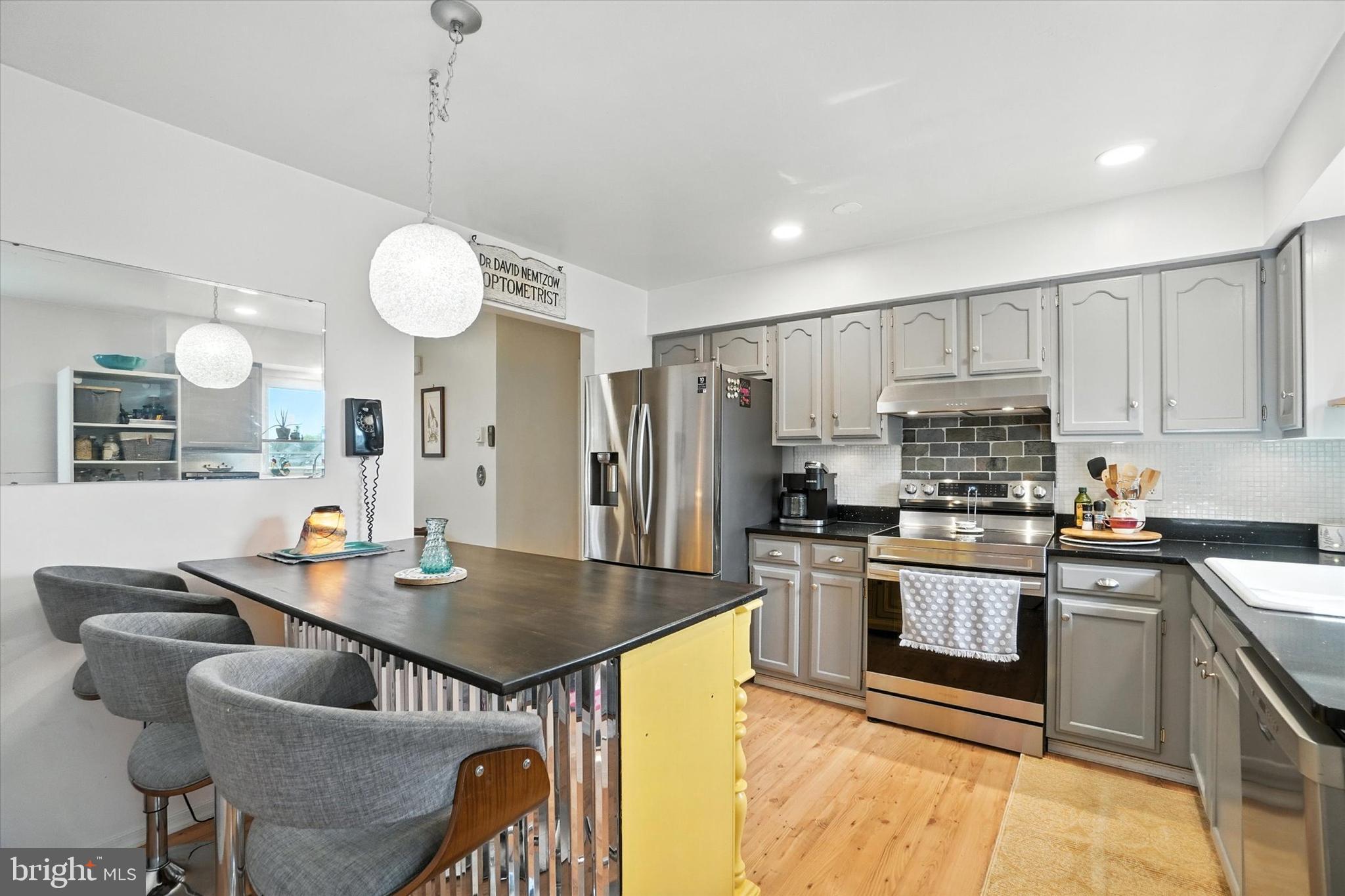 SHELLEYS RIVERVIEW - Residential