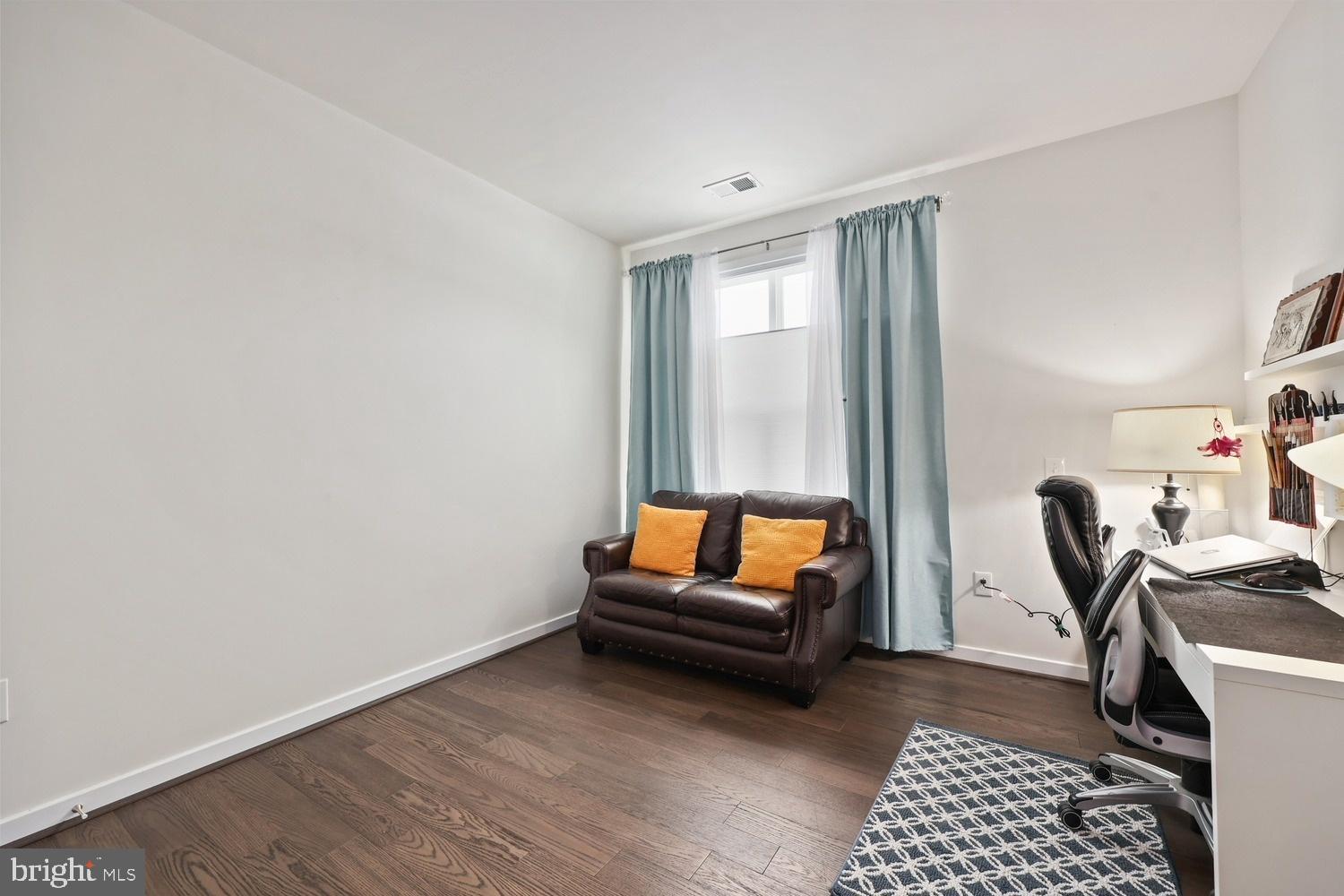 MOUNT VINEYARD - Residential Lease