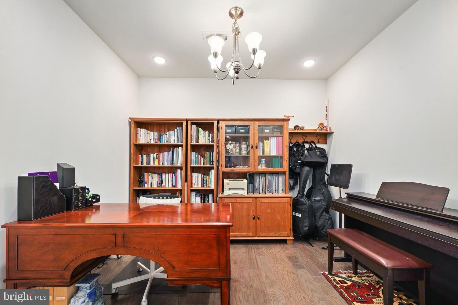 MOUNT VINEYARD - Residential Lease