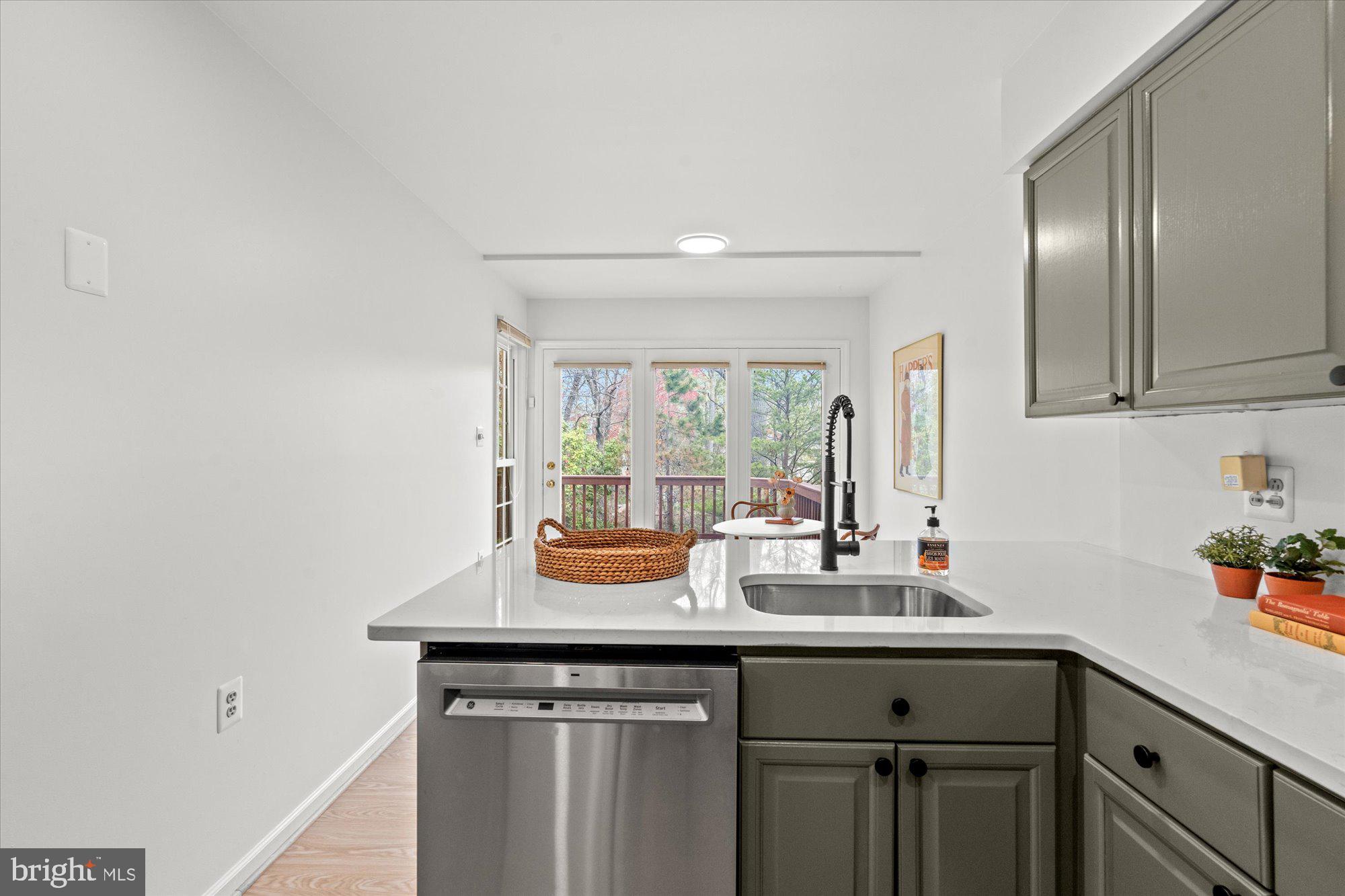 WELLINGTON COMMONS - Residential