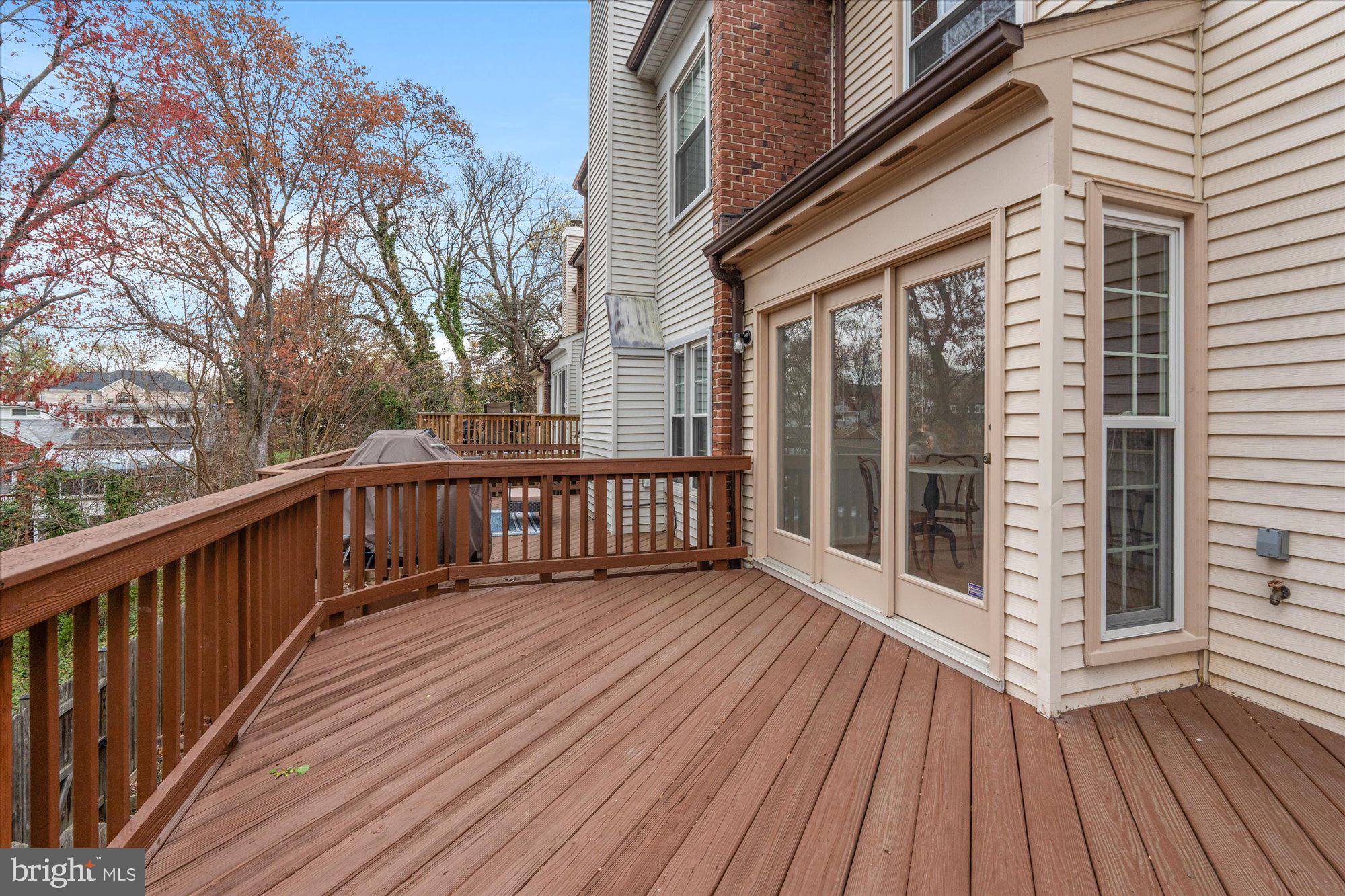 WELLINGTON COMMONS - Residential