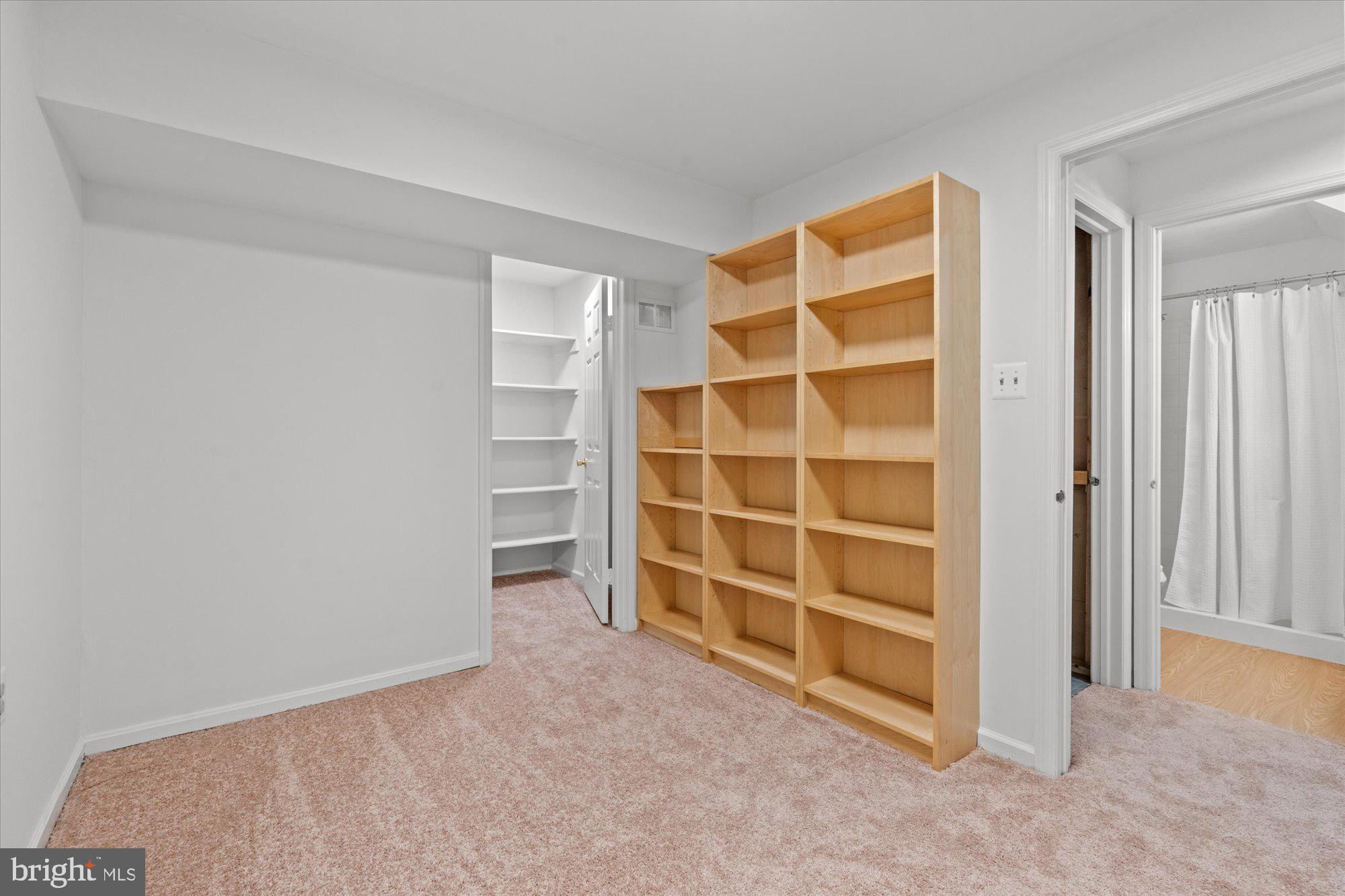 WELLINGTON COMMONS - Residential