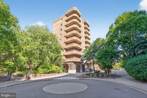 1050 N STUART STREET 701 ARLINGTON VA 22201