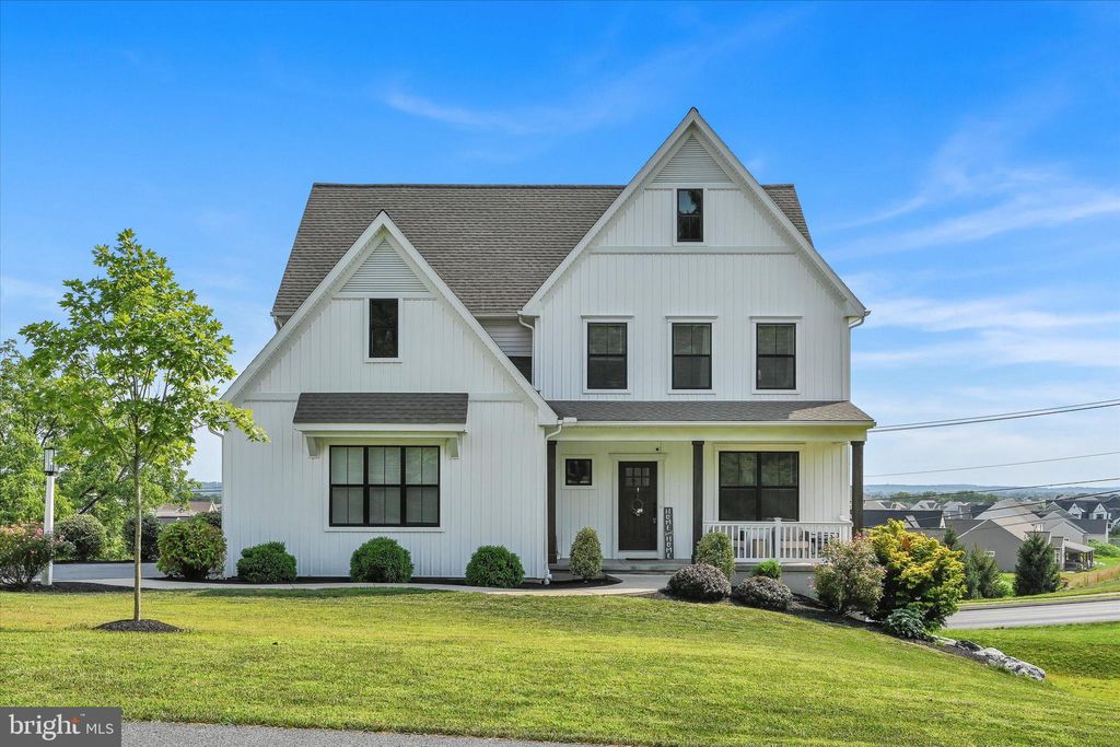 Photo of 19 SPRINGVIEW DR, LITITZ, PA 17543 (MLS # PALA2038642)