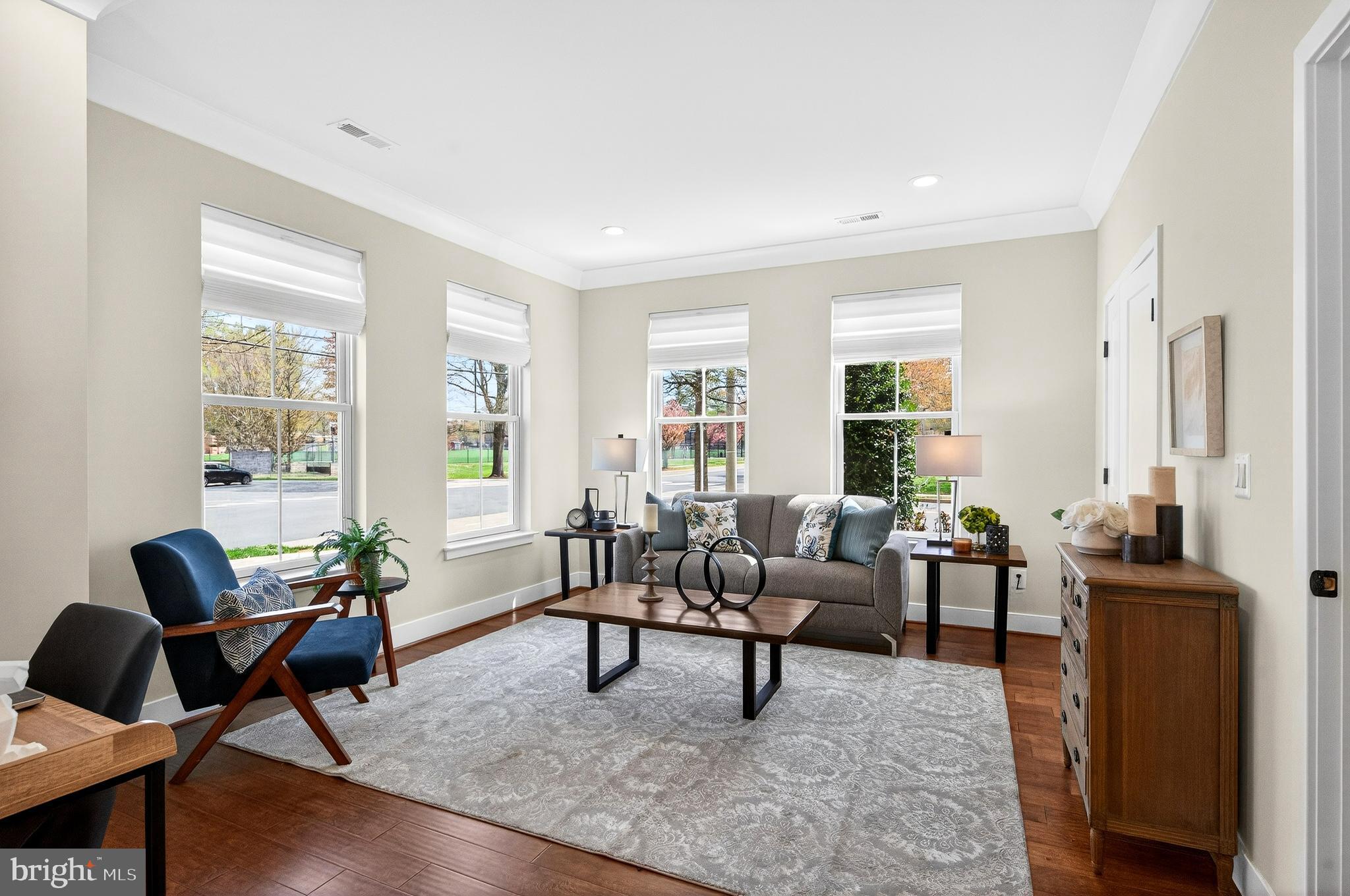 CADENCE ON CENTER - Residential