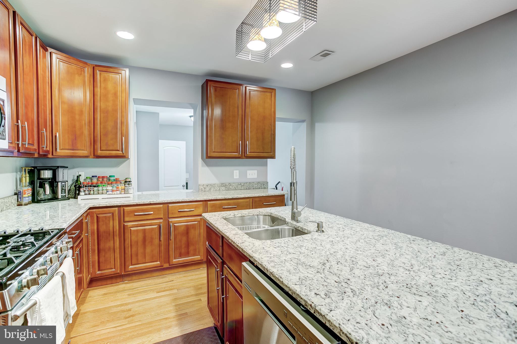 HIGHLANDTOWN - Residential