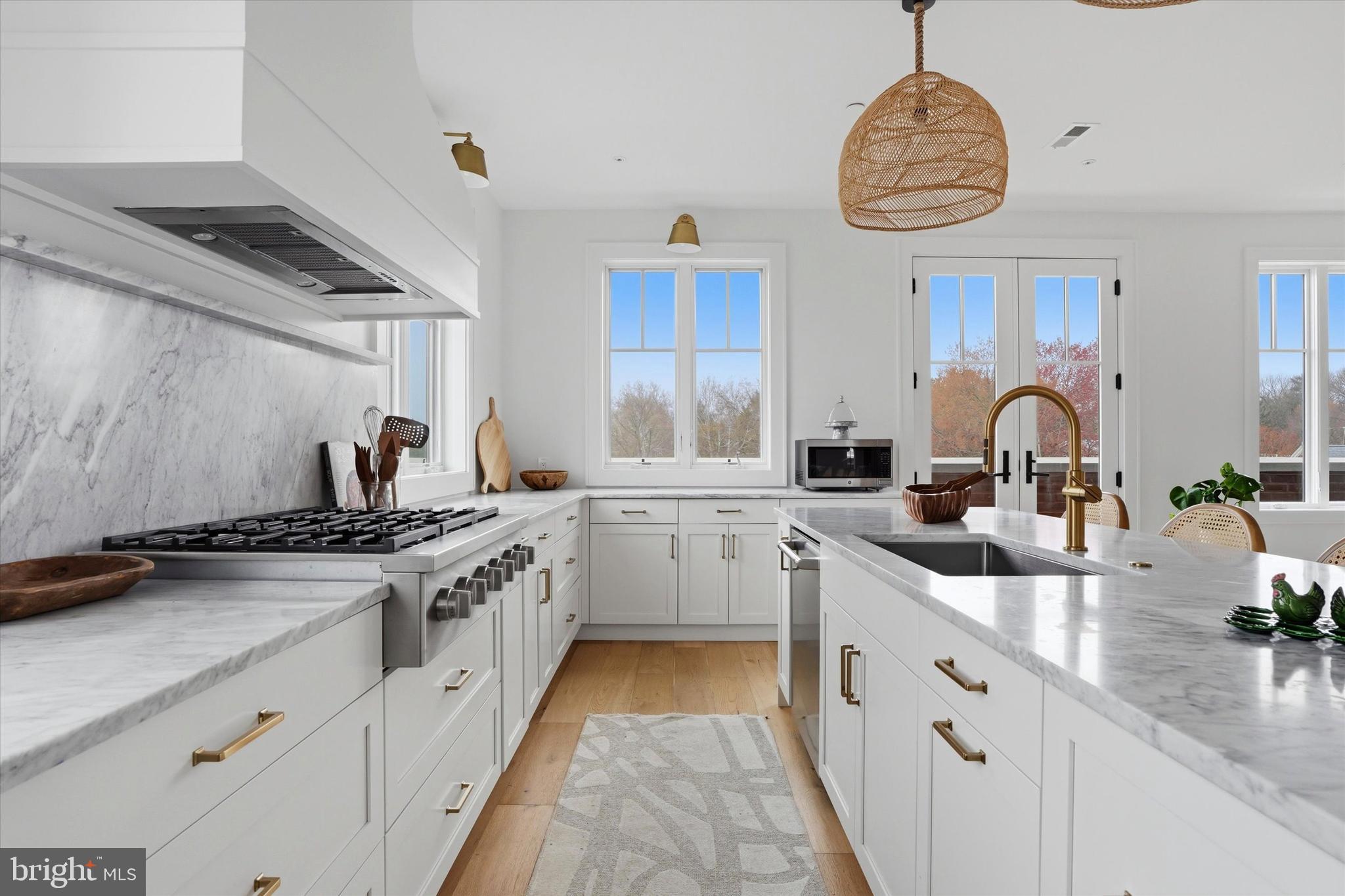 CHESTNUT HILL - Residential