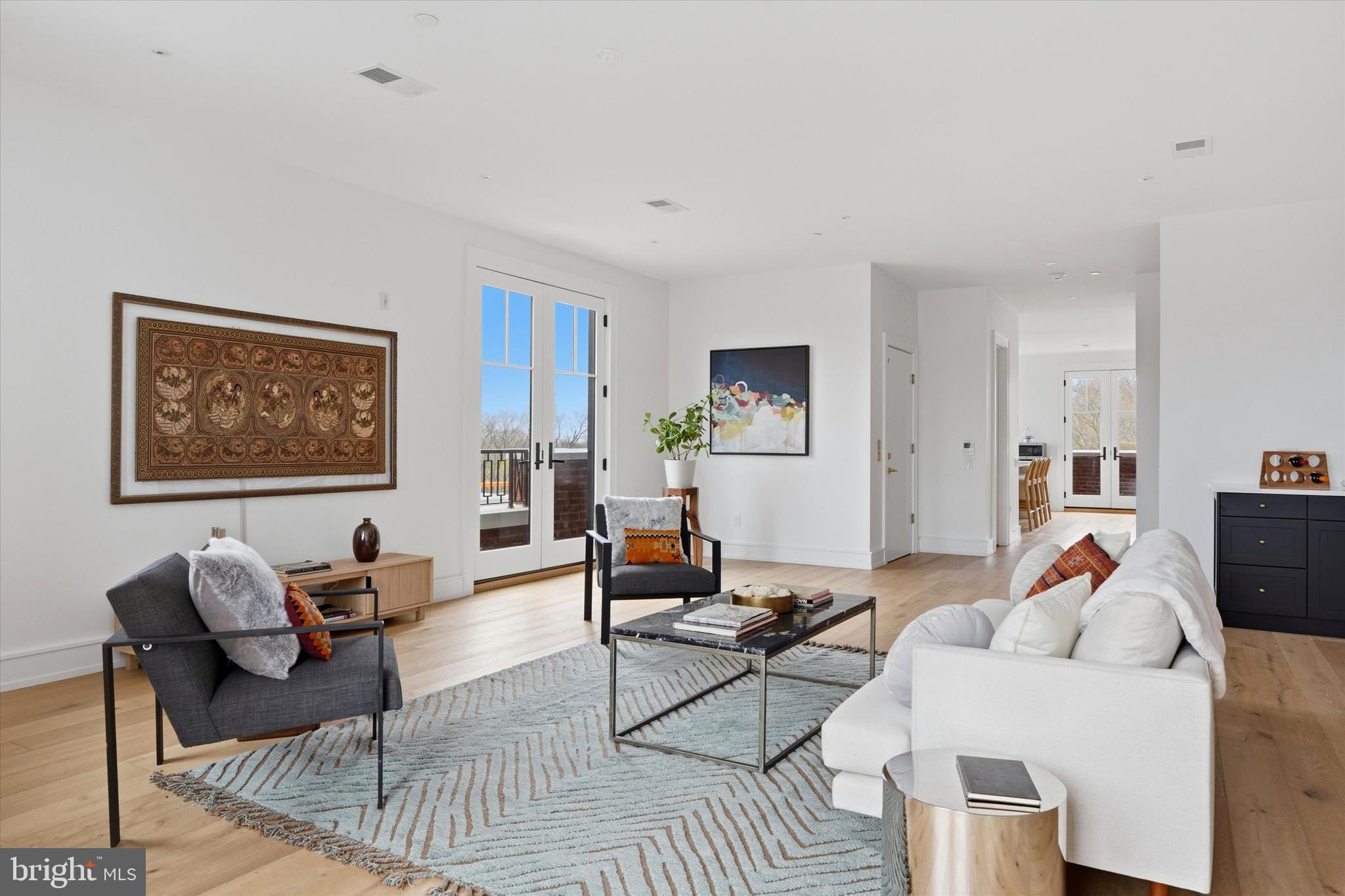 CHESTNUT HILL - Residential