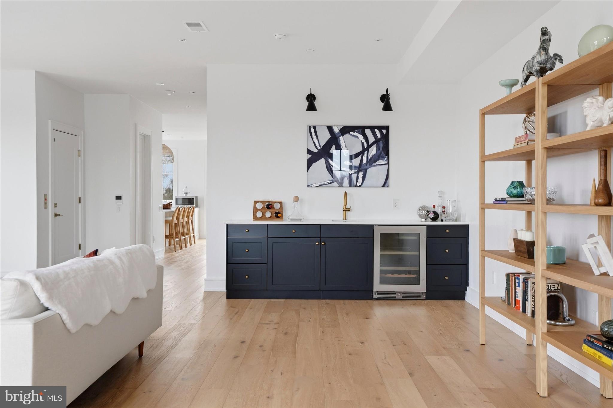 CHESTNUT HILL - Residential