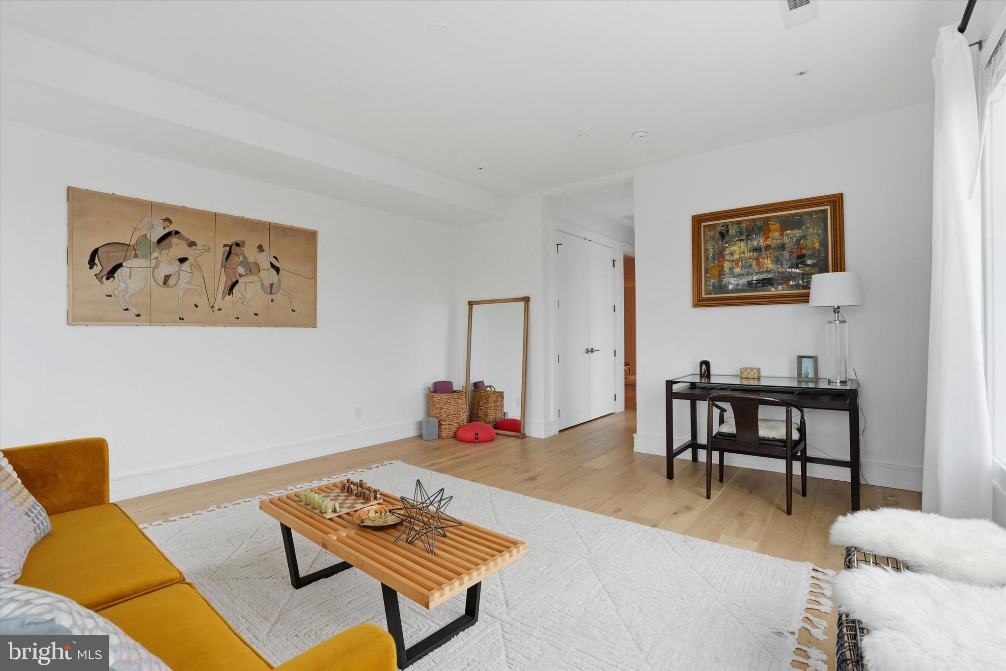 CHESTNUT HILL - Residential