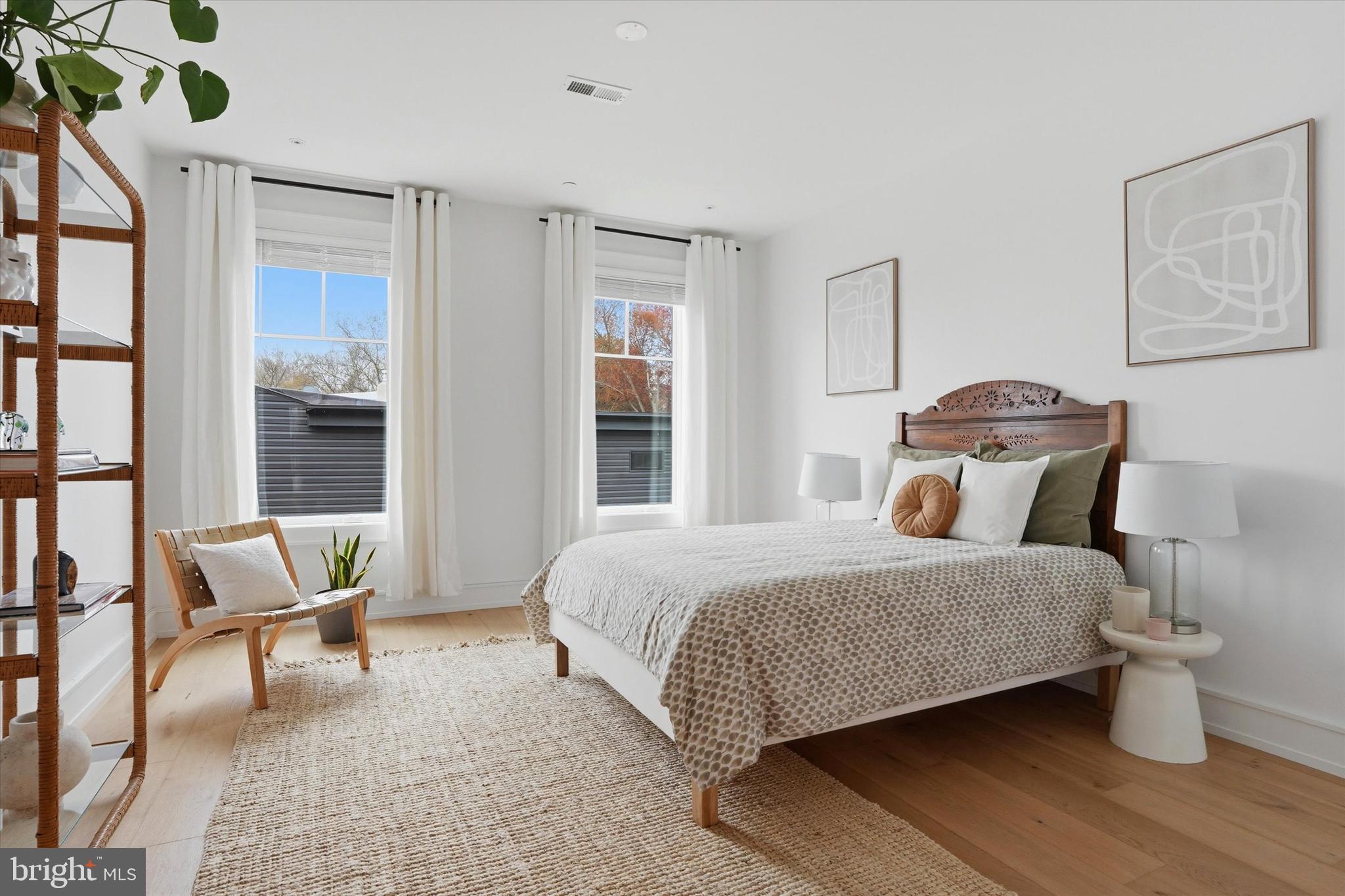 CHESTNUT HILL - Residential