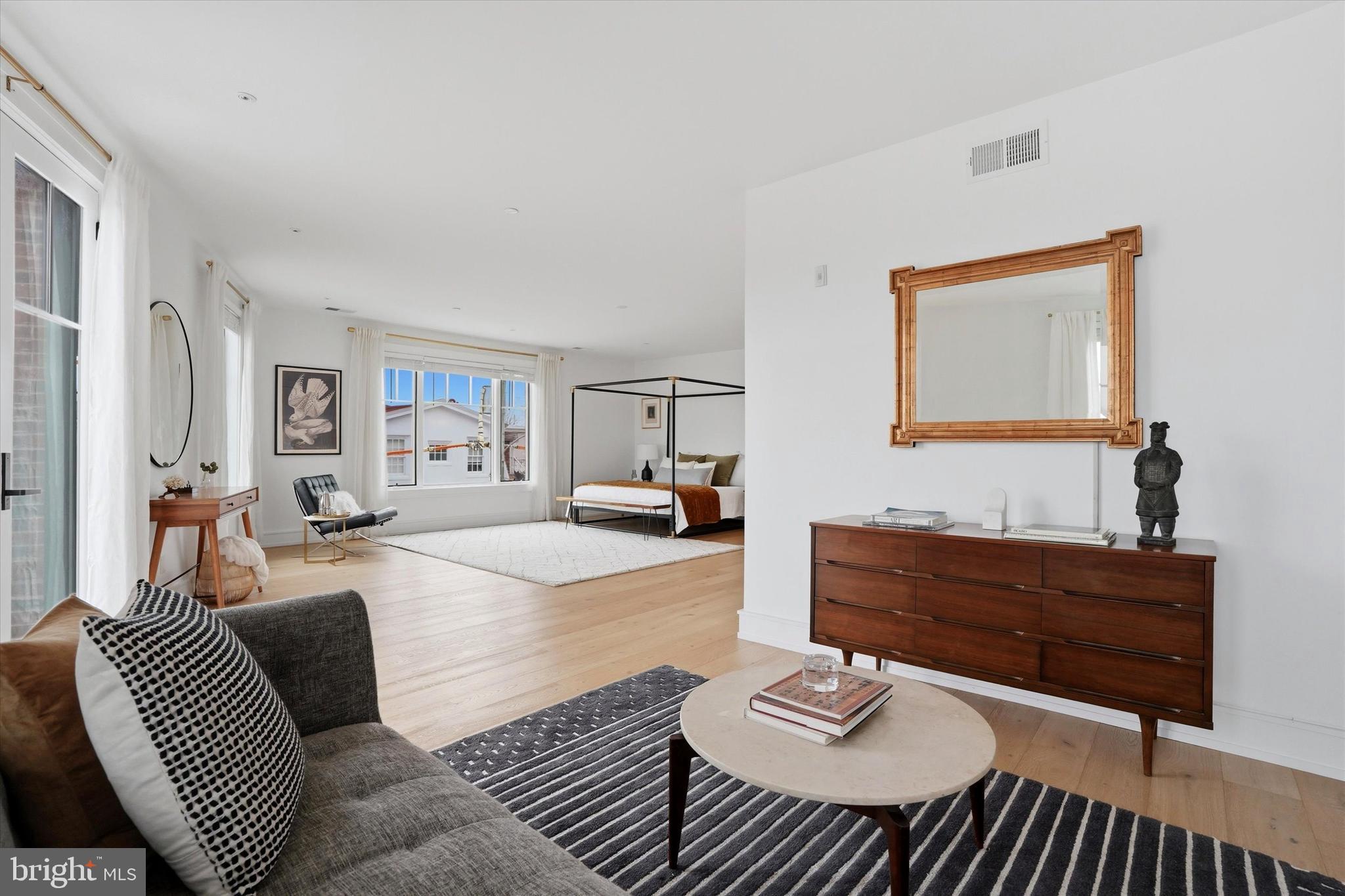 CHESTNUT HILL - Residential