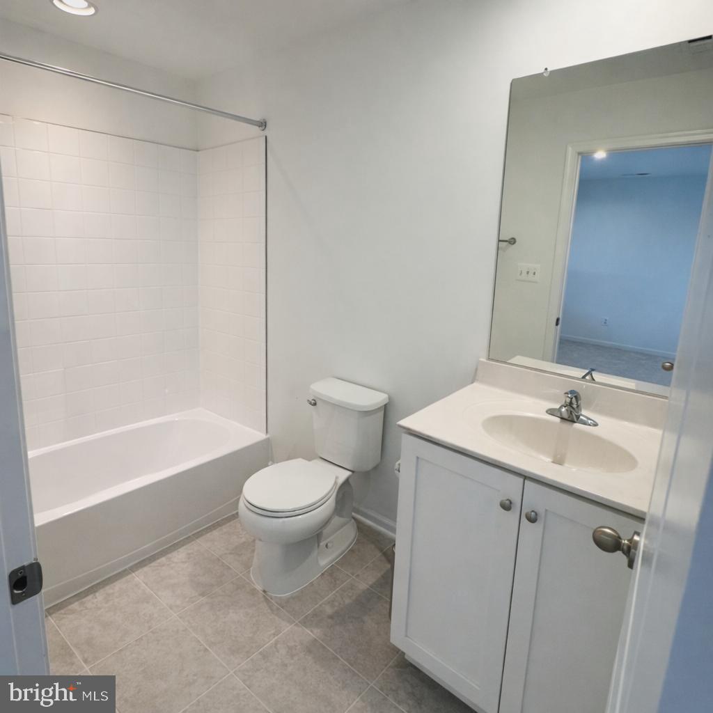 KING'S CROSSING - Residential Lease