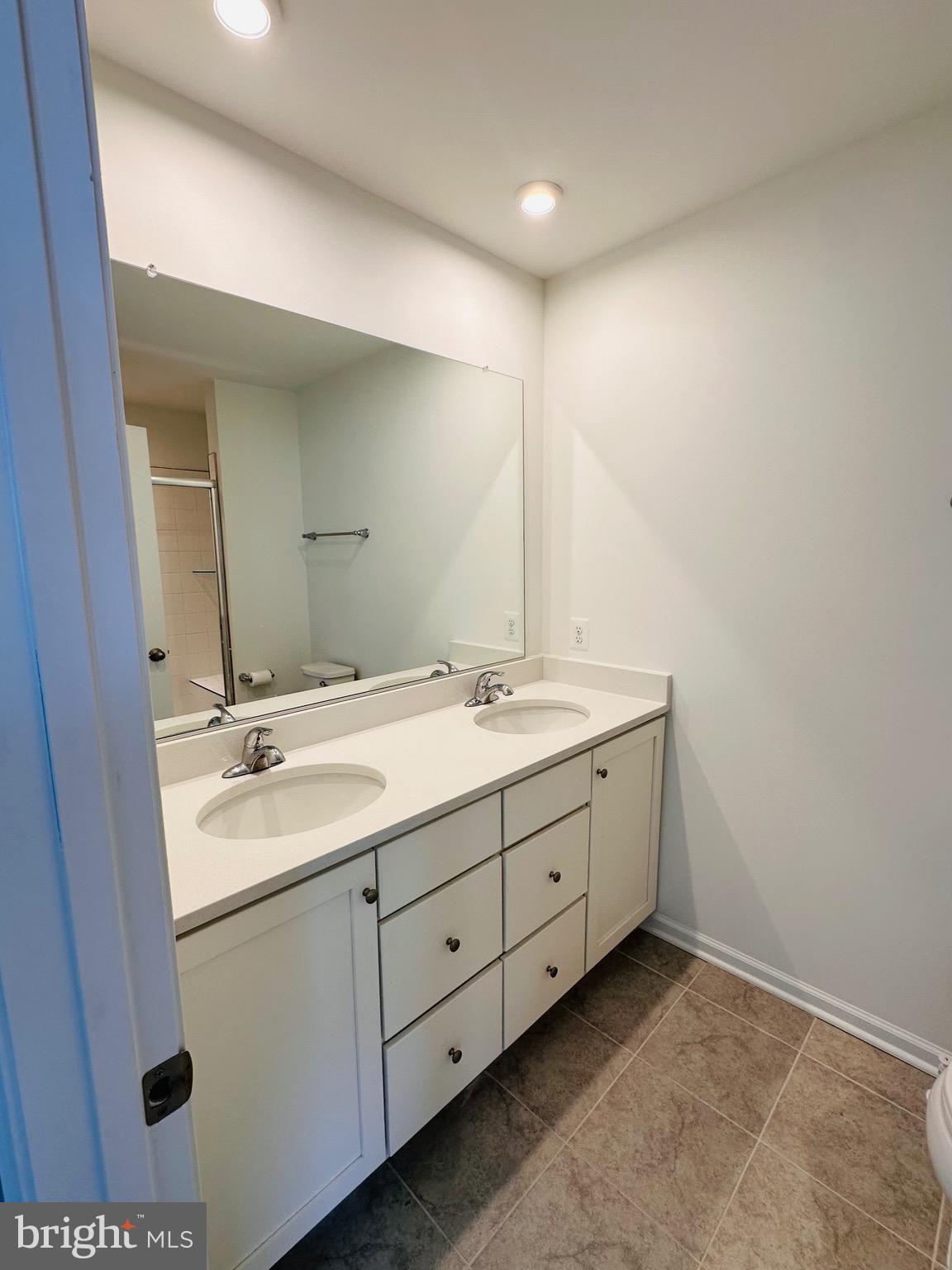 KING'S CROSSING - Residential Lease