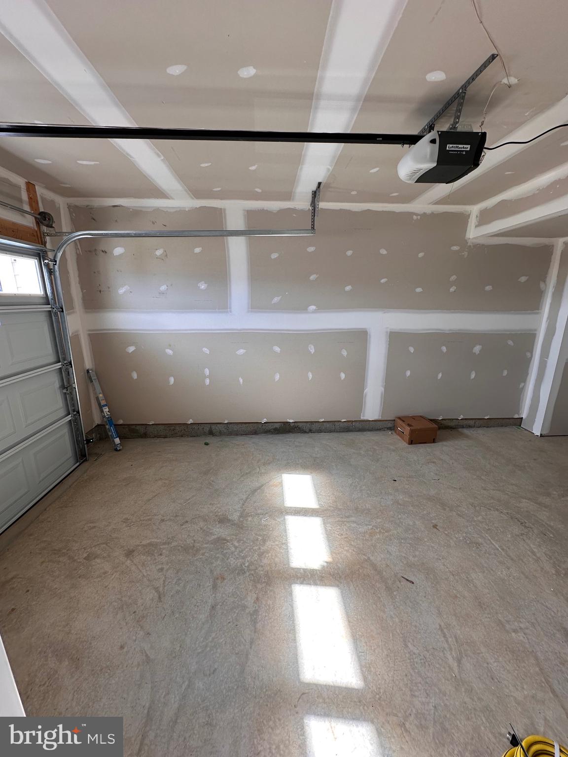 KING'S CROSSING - Residential Lease