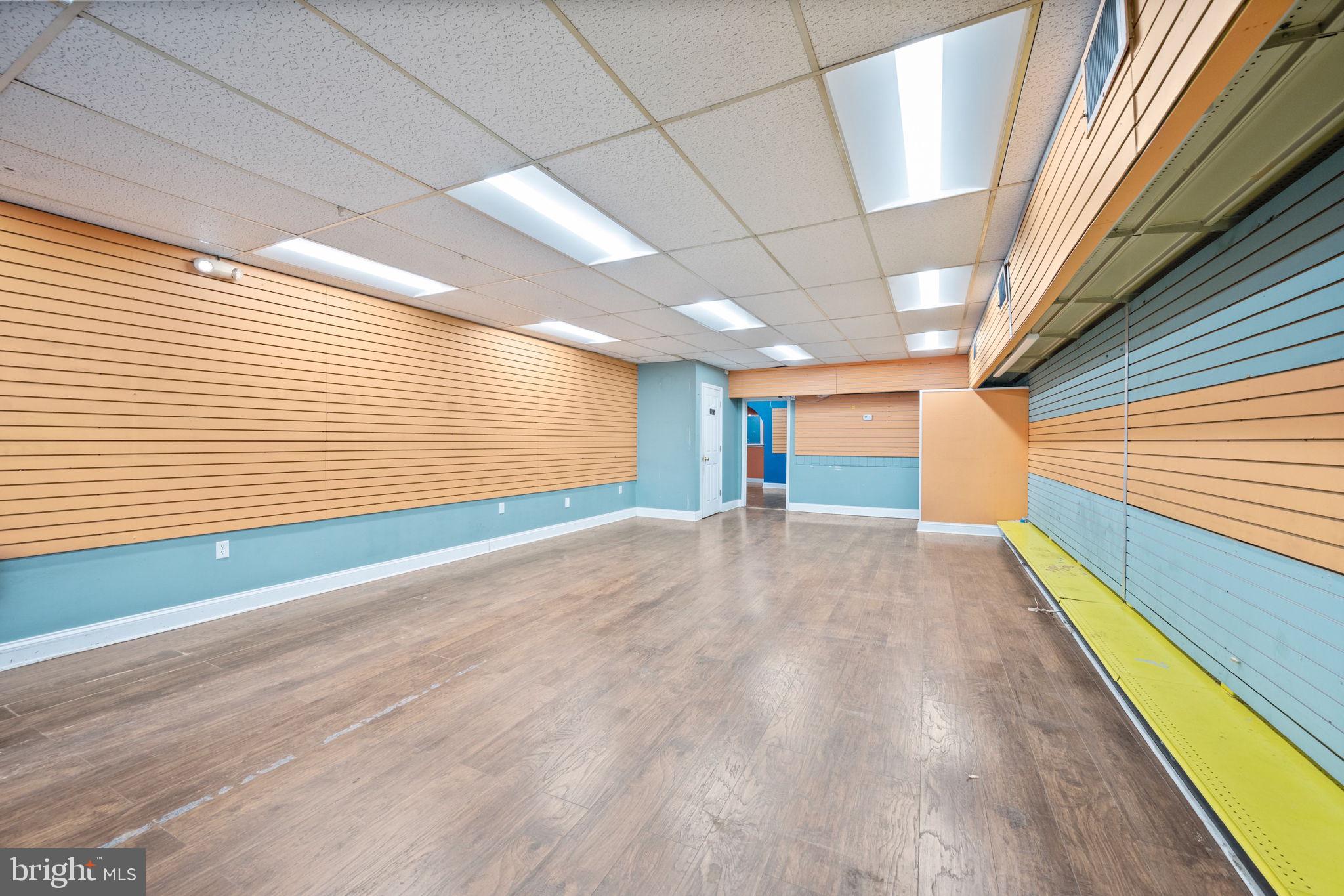 807 EASTERN BOULEVARD SUITE 1