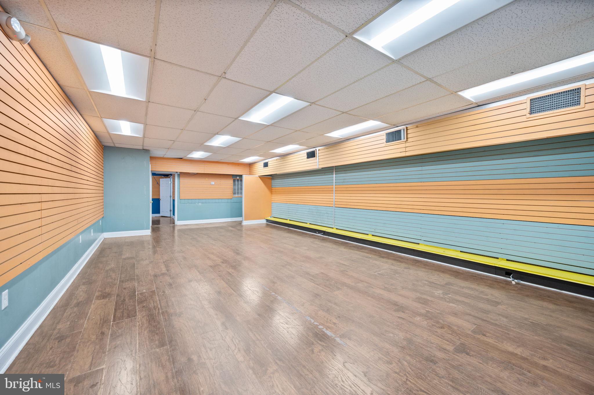 807 EASTERN BOULEVARD SUITE 1