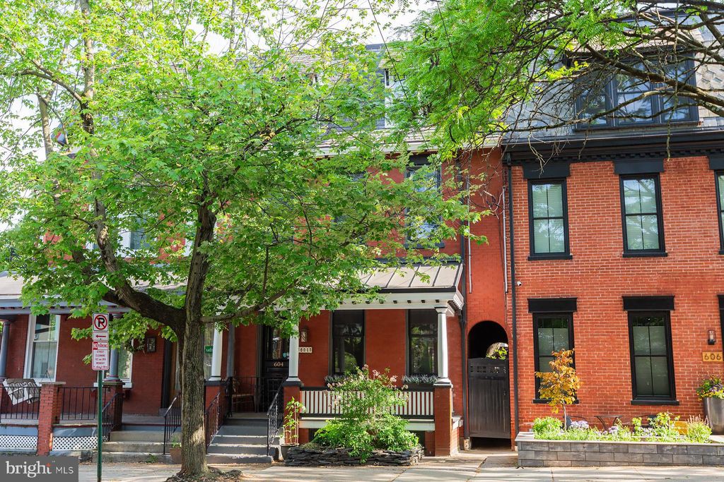 Photo of 604 W Chestnut Street, LANCASTER, PA 17603 (MLS # PALA2087856)