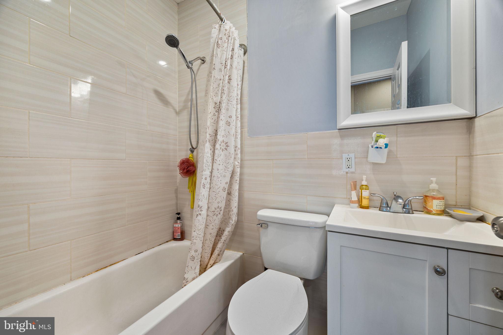 WALNUT HILL - Residential Lease