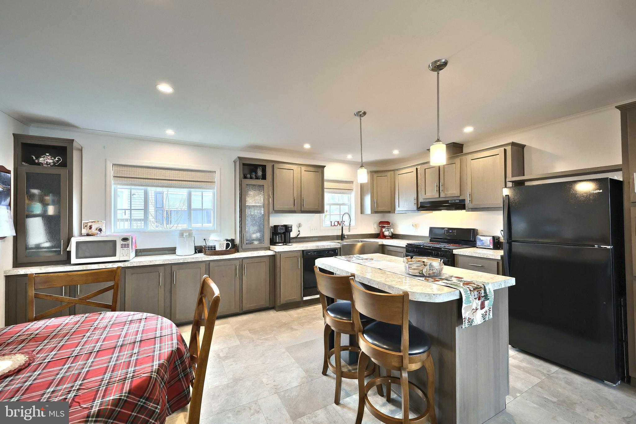 EAGLE VIEW MOBILE HOME PK - Residential