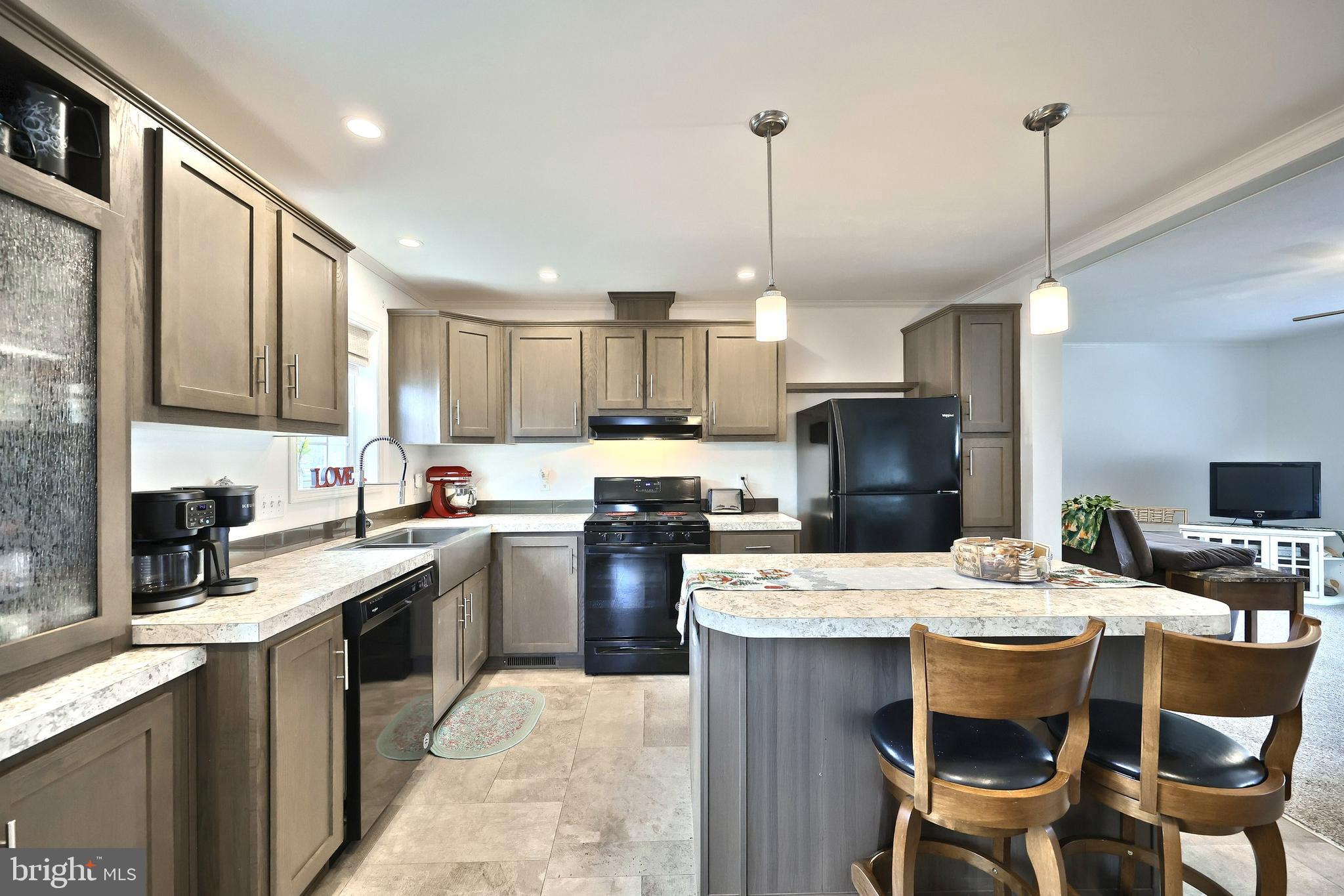 EAGLE VIEW MOBILE HOME PK - Residential