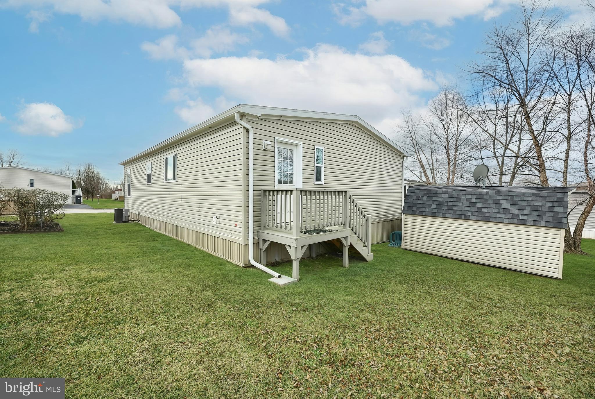EAGLE VIEW MOBILE HOME PK - Residential