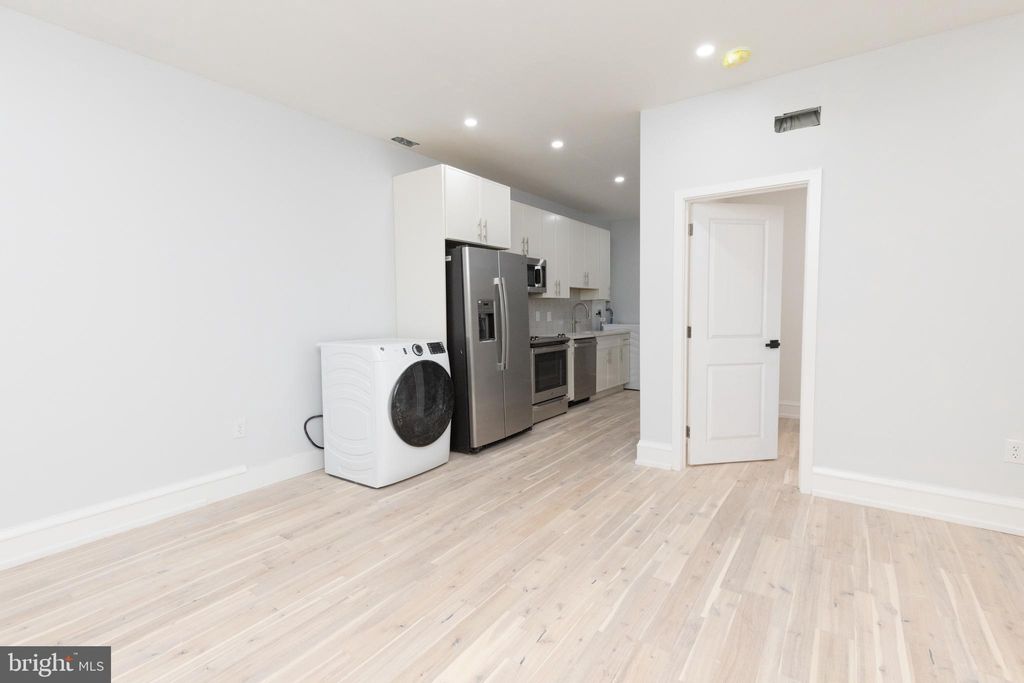 Photo of 1830 Pine Street #2R, PHILADELPHIA, PA 19103 (MLS # PAPH2572668)
