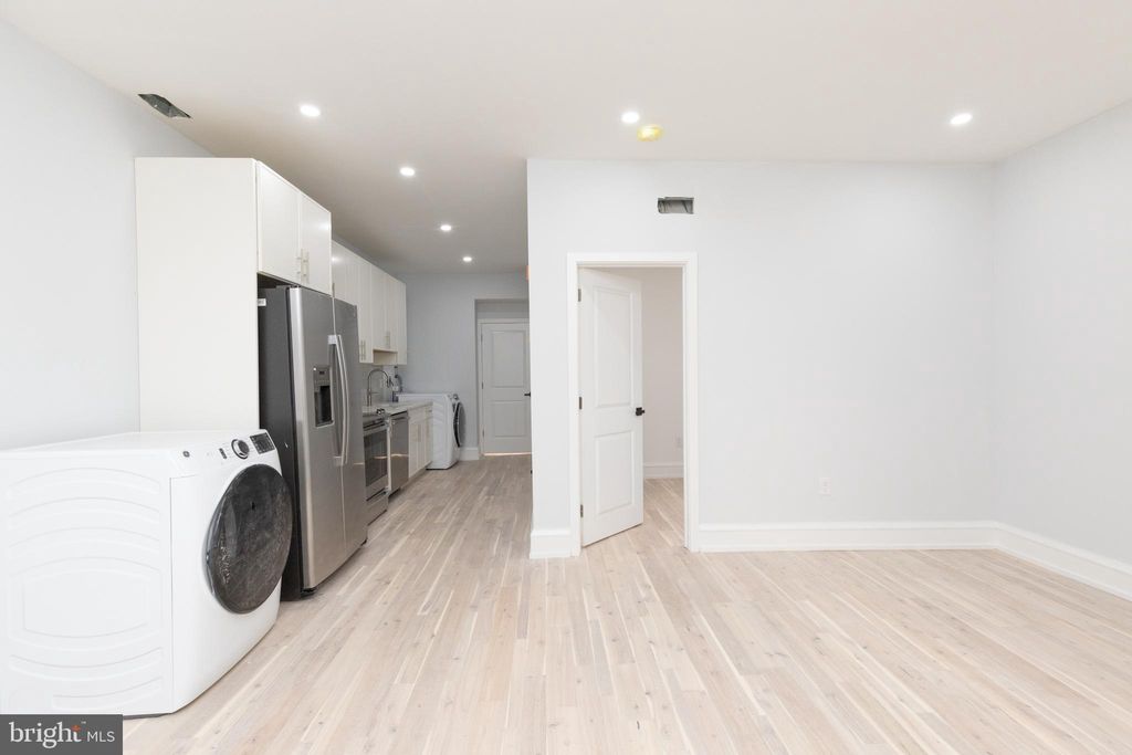 Photo of 1830 Pine Street #2R, PHILADELPHIA, PA 19103 (MLS # PAPH2572668)