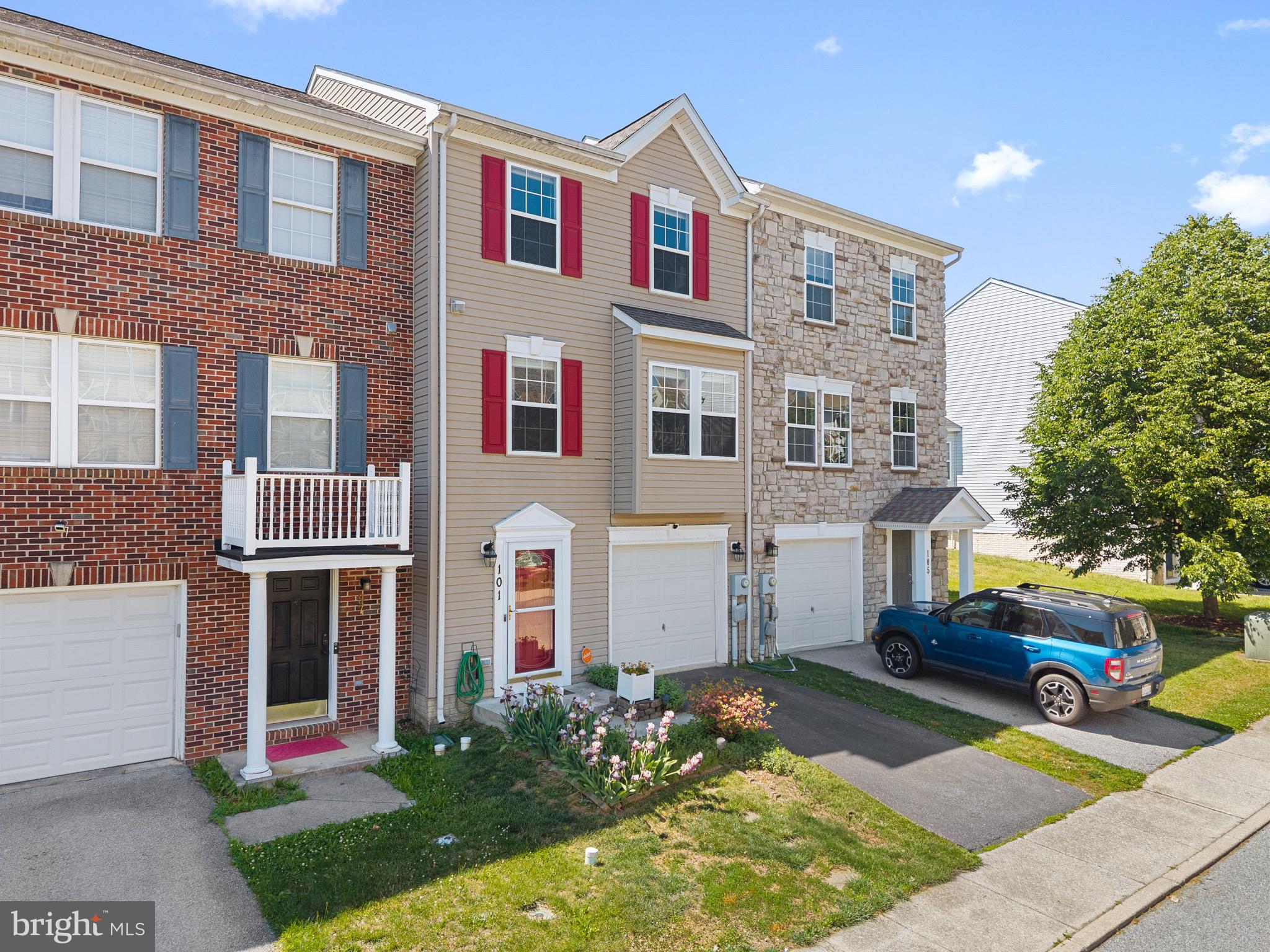 COUNTY GREEN - Residential