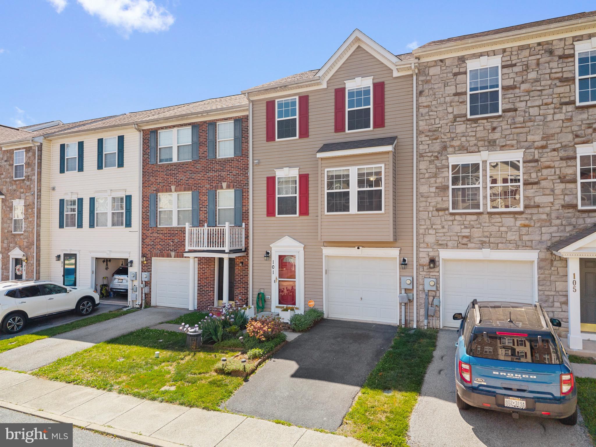 COUNTY GREEN - Residential
