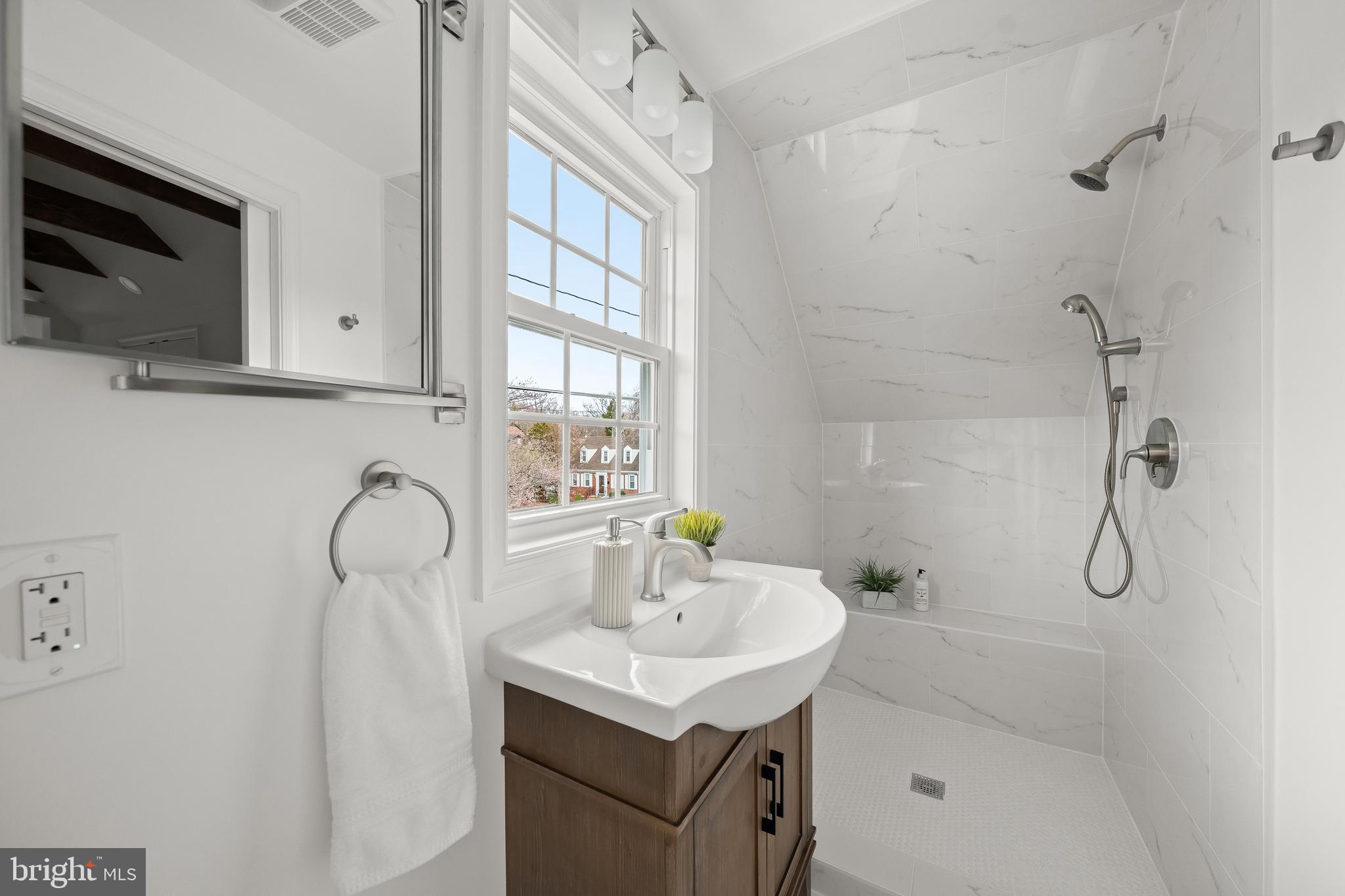 HILLWOOD - Residential